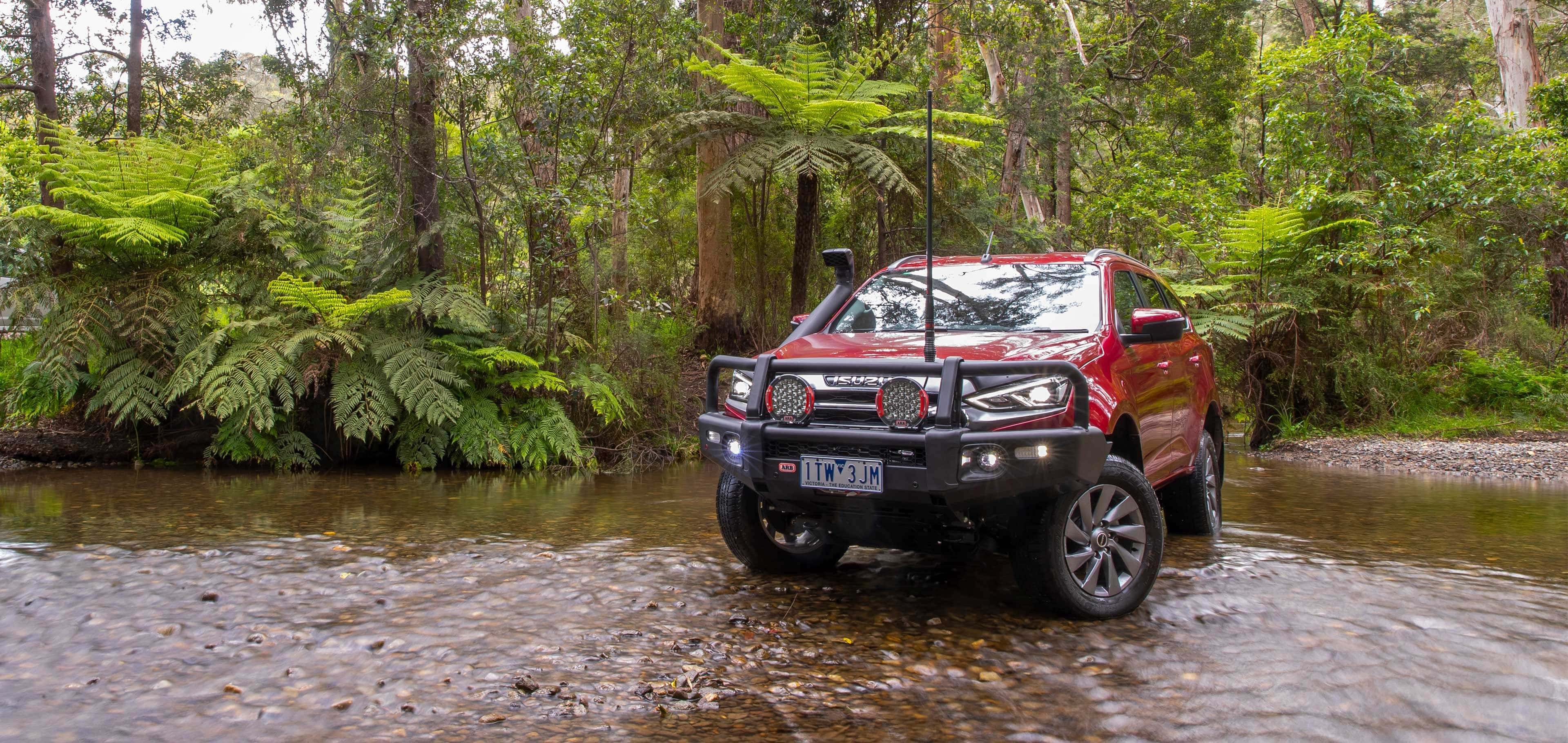 Isuzu Mu-X, red, bull bar, 4K Desktop Wallpaper