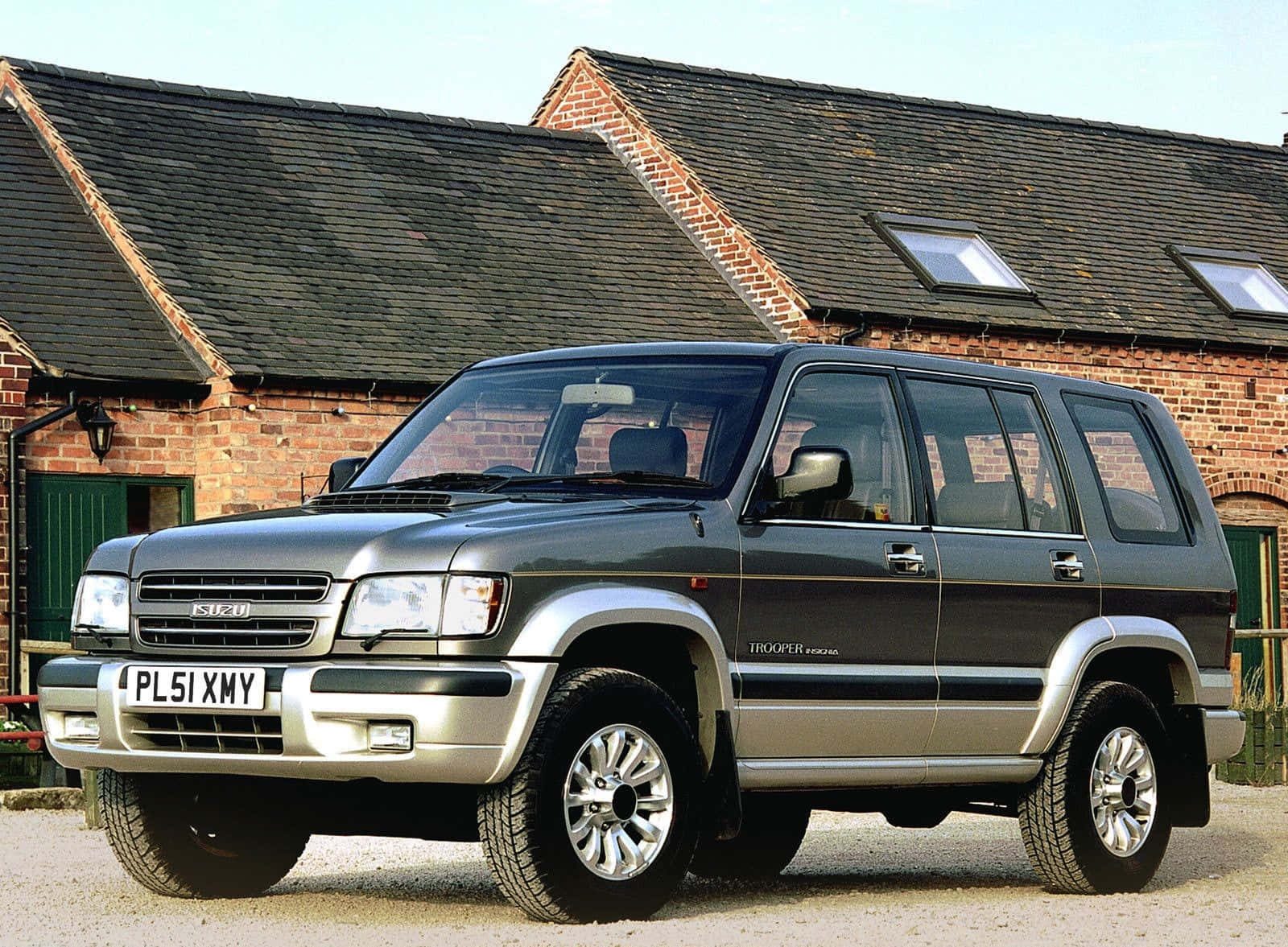 Isuzu Trooper, silver, gravel, HD Desktop Wallpaper