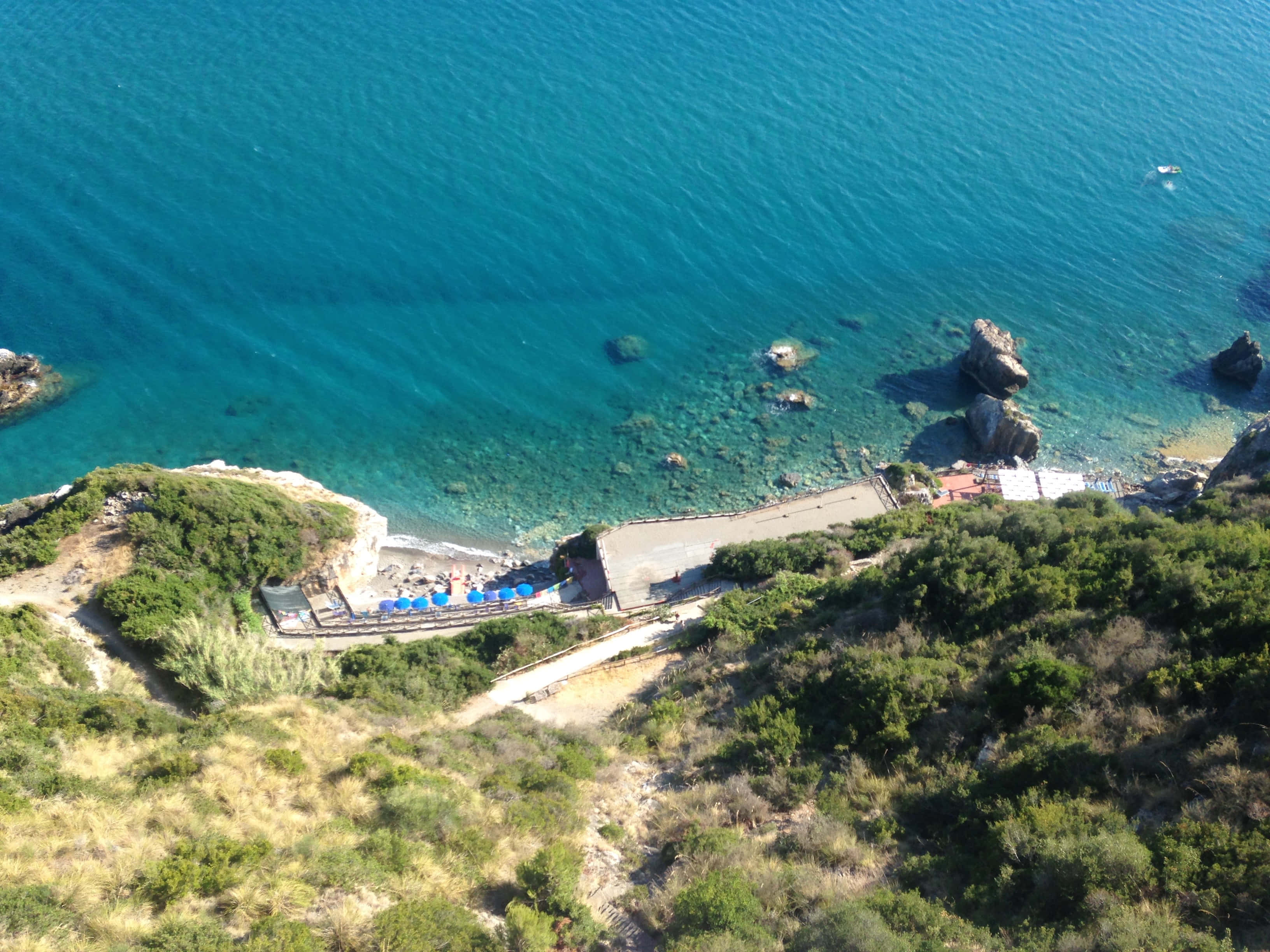 Italian Beach, turquoise cove, rocky shores, 2K Desktop Wallpaper