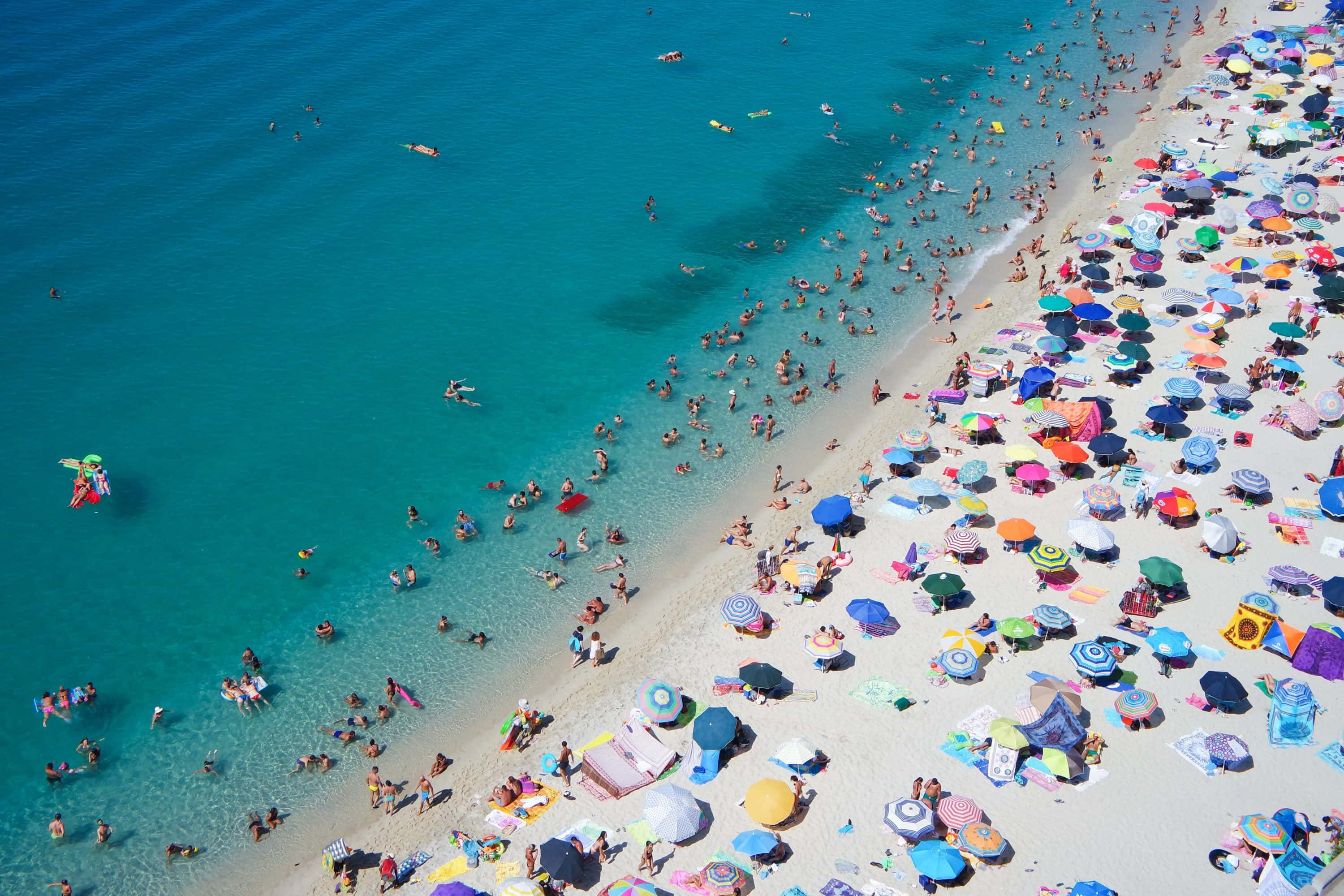 Italian Beach, sunset, turquoise water, 2K Desktop Wallpaper