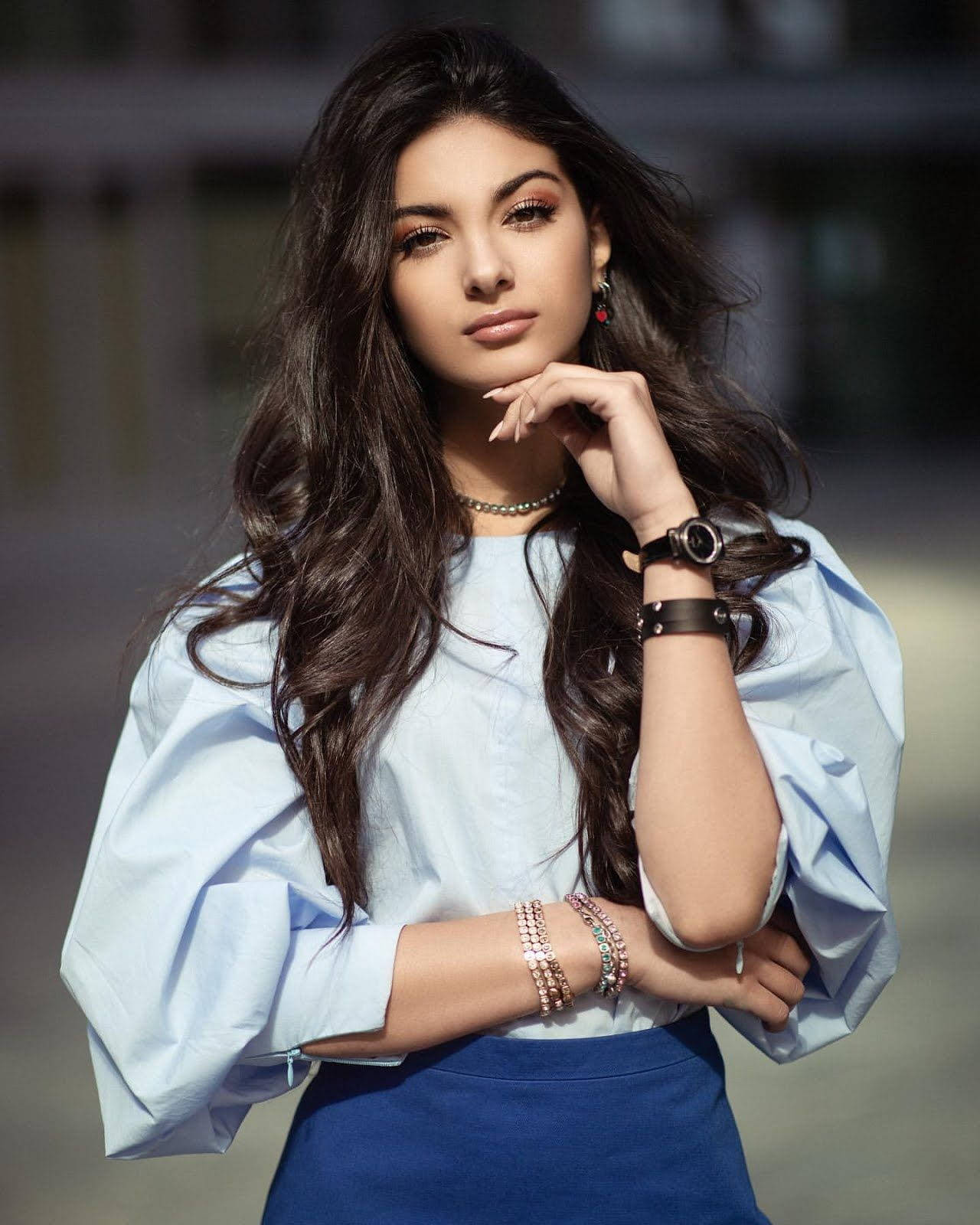 Italian Girl, long dark hair, light blue blouse, HD Phone Wallpaper