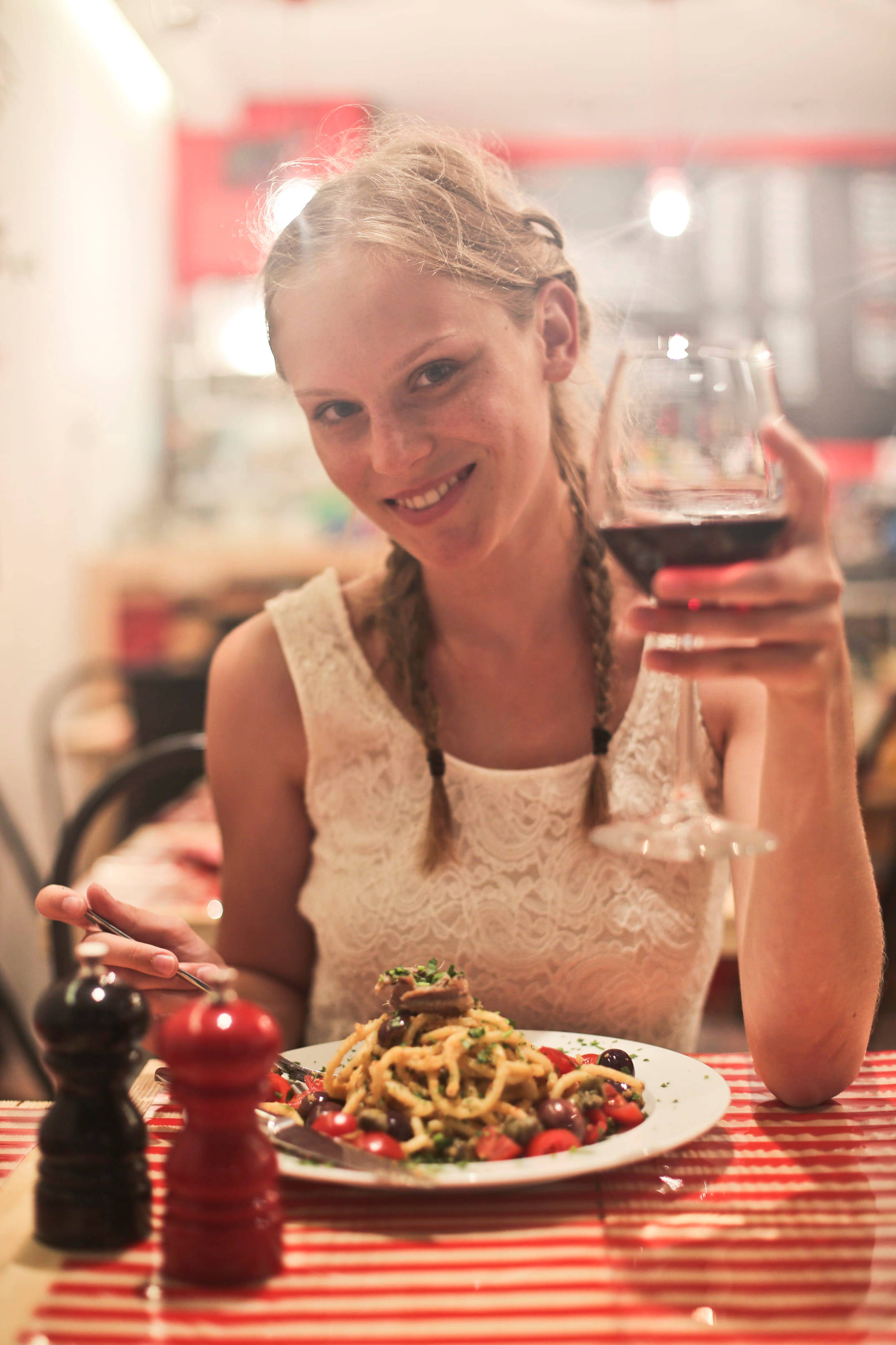 Italian Girl, lace top, pasta, 2K Phone Wallpaper