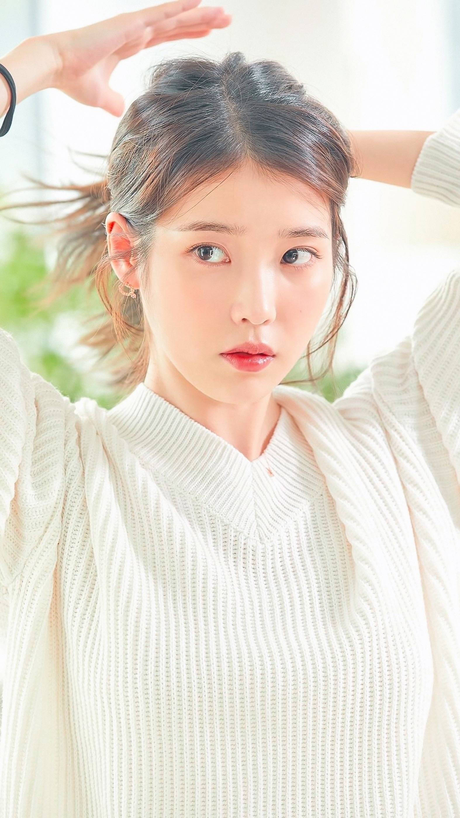 IU, white, cream ribbed sweater, 2K Phone Wallpaper