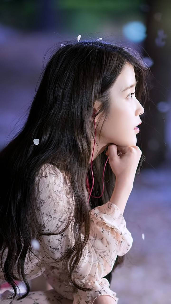 IU, long dark hair, red earphones, HD Phone Wallpaper