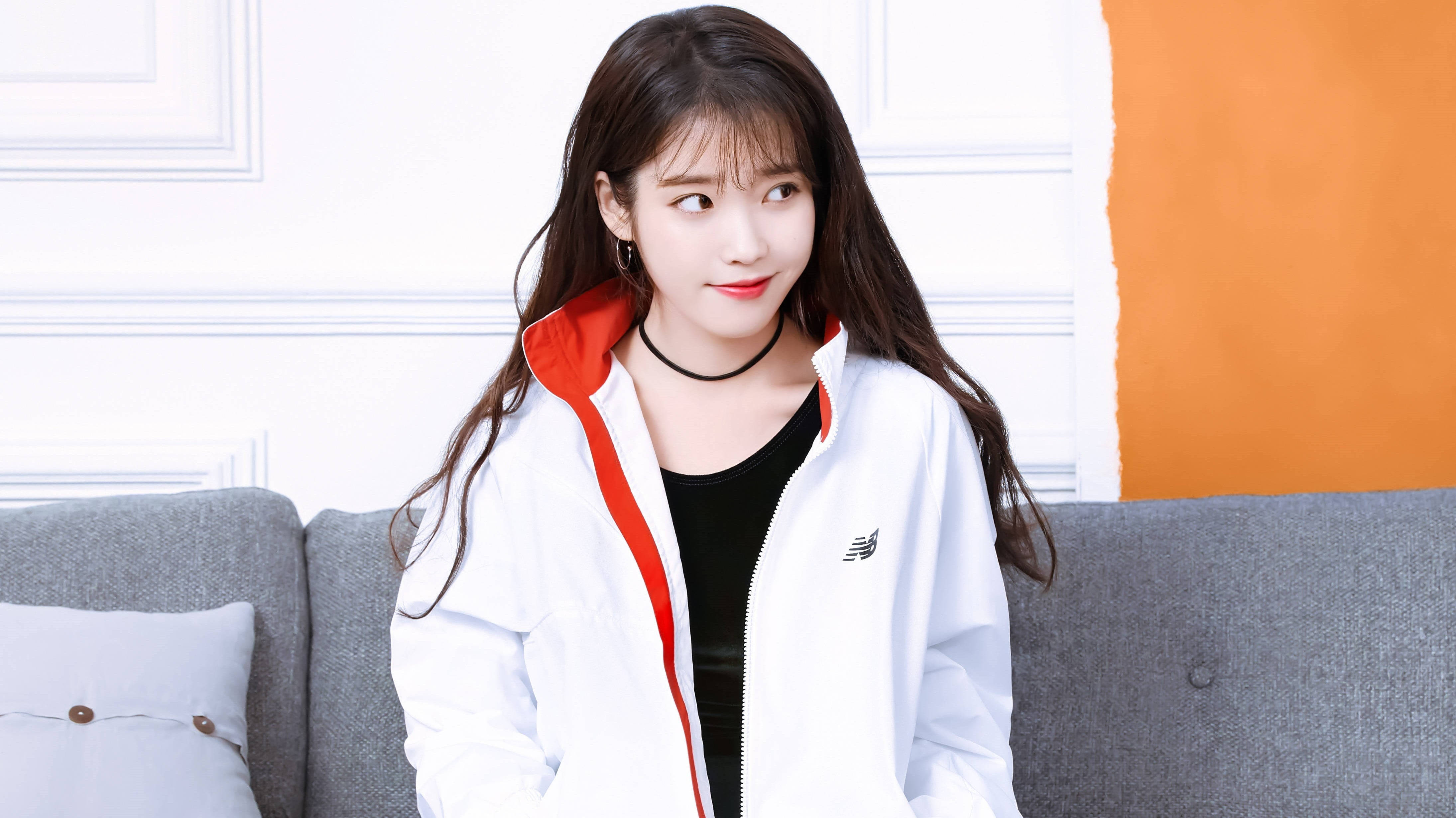 IU, white jacket, red trim, 4K Desktop Wallpaper