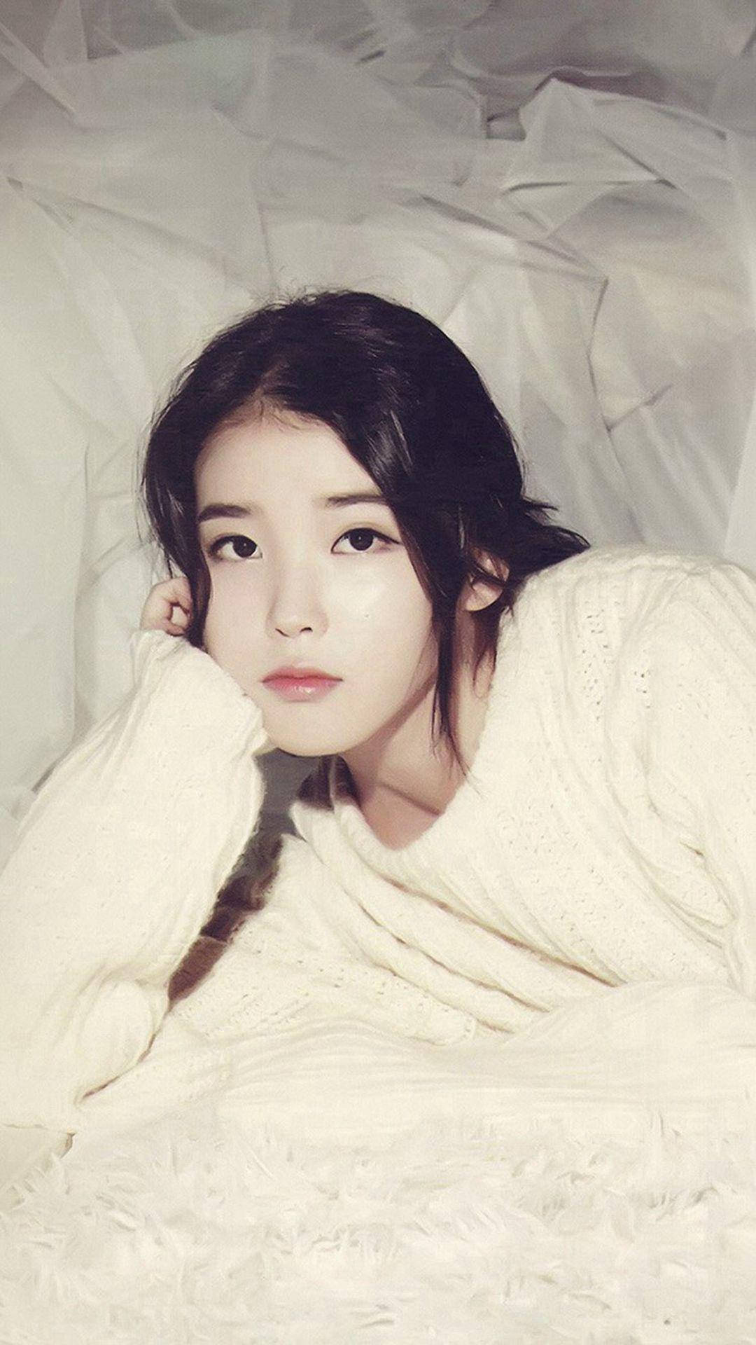 IU, white sweater, dark hair, Full HD Phone Wallpaper