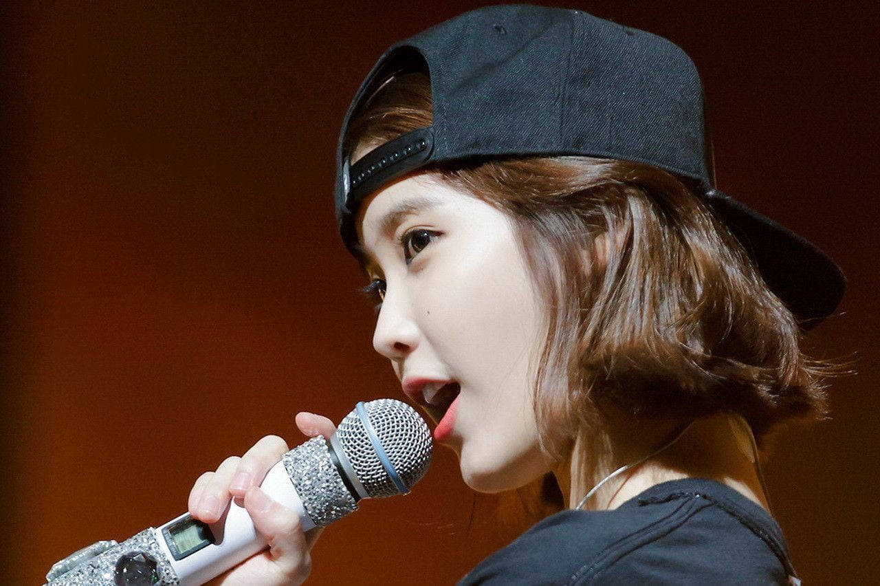 IU, black cap, glittering microphone, HD Desktop Wallpaper