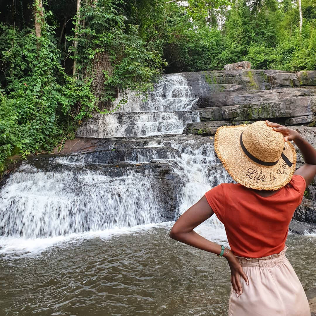 Ivory Coast, waterfall, straw hat, SD Desktop Wallpaper