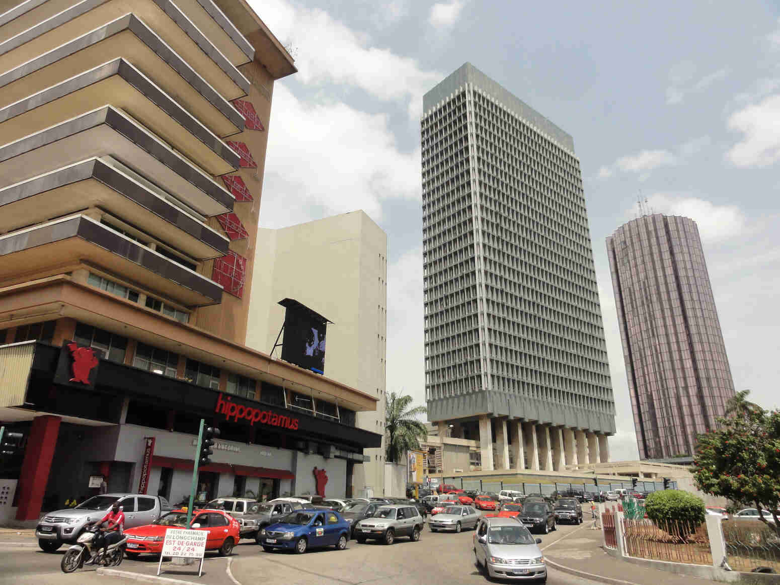 hippopotamus store, modern high-rise buildings, busy traffic, HD Desktop Wallpaper