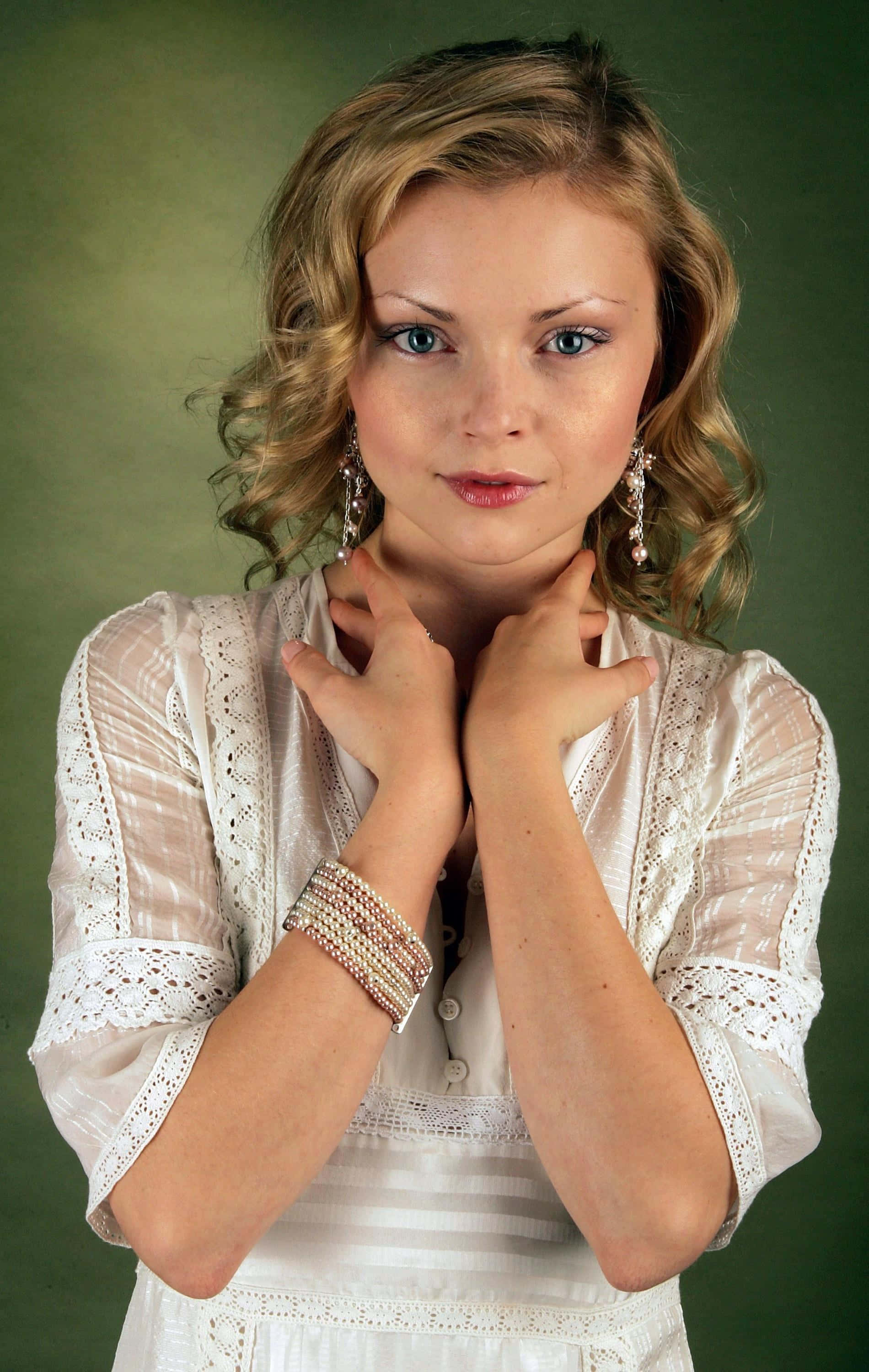 Izabella Miko, blonde curls, blue eyes, 2K Phone Wallpaper