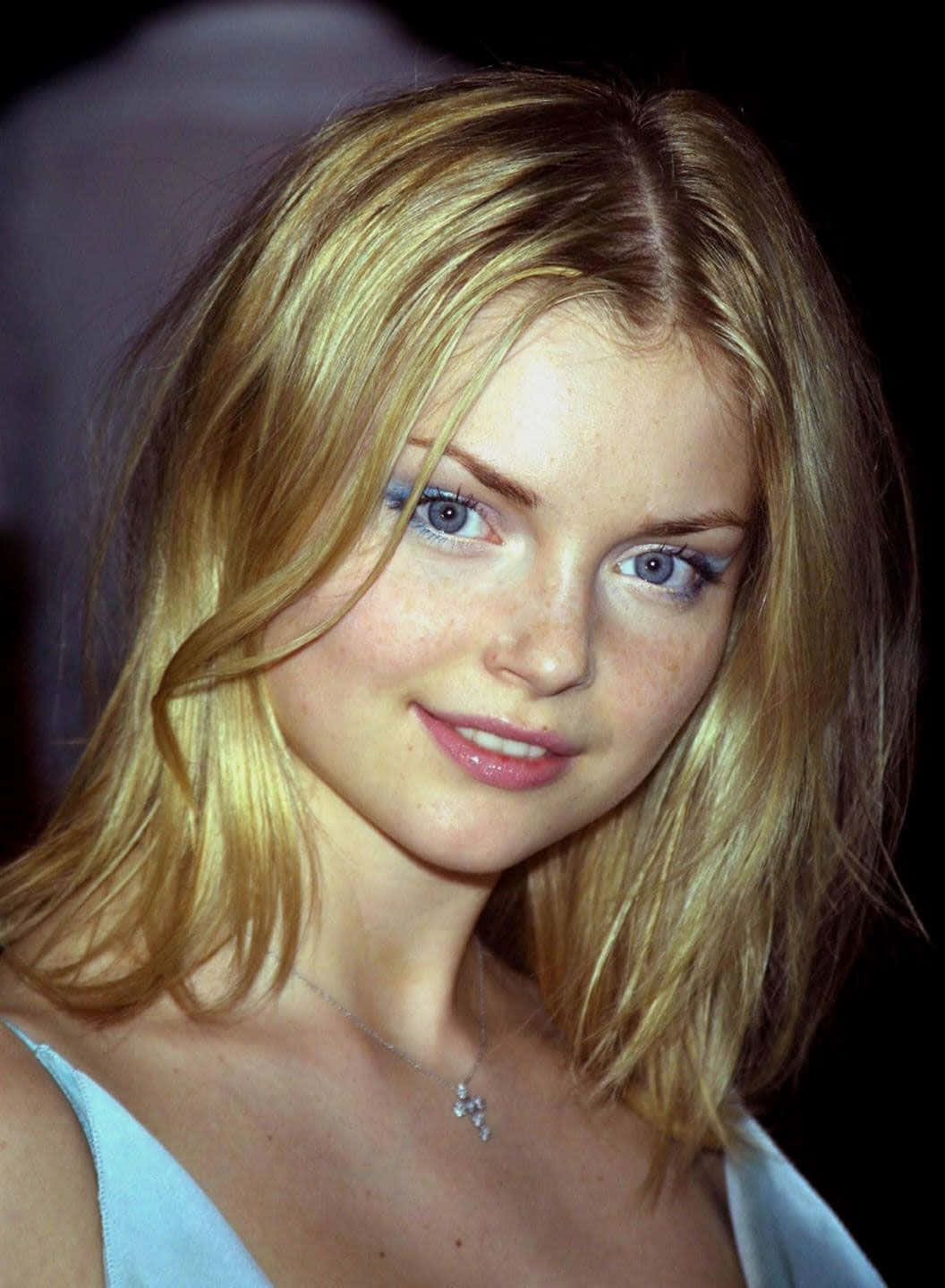Izabella Miko, blue dress, blonde hair, HD Phone Wallpaper
