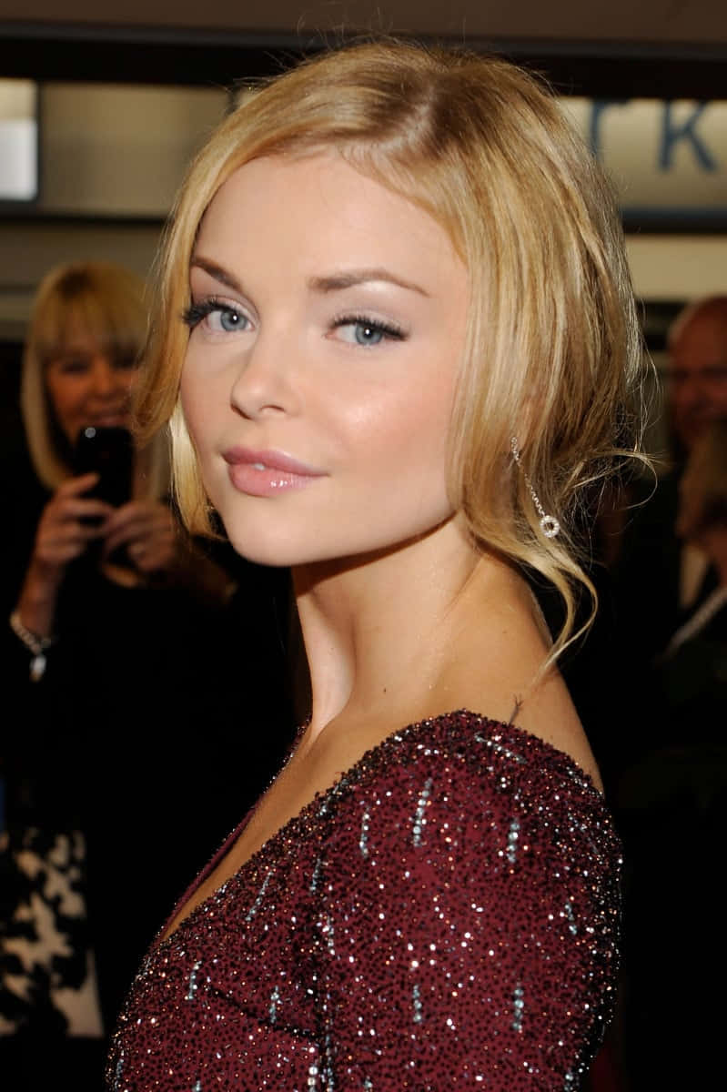 Izabella Miko, red dress, sparkling maroon dress, SD Phone Wallpaper