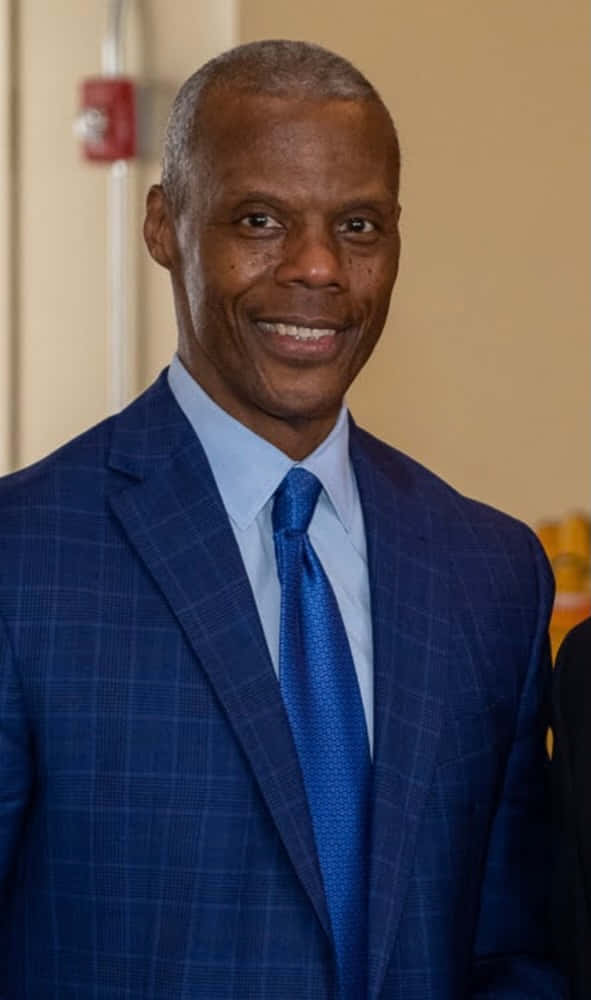 J.c. Watts, blue checkered suit, matching tie, SD Phone Wallpaper