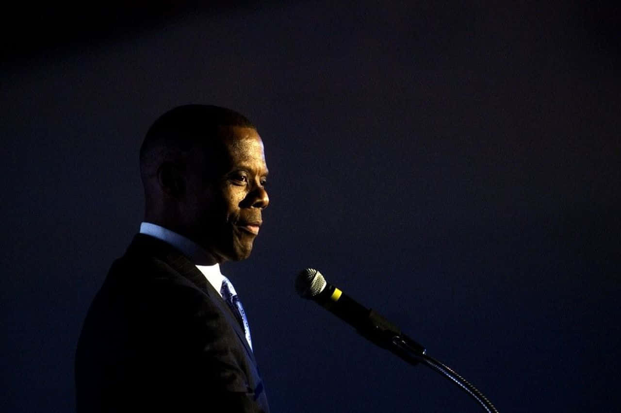 J.c. Watts, suit, microphone, HD Desktop Wallpaper