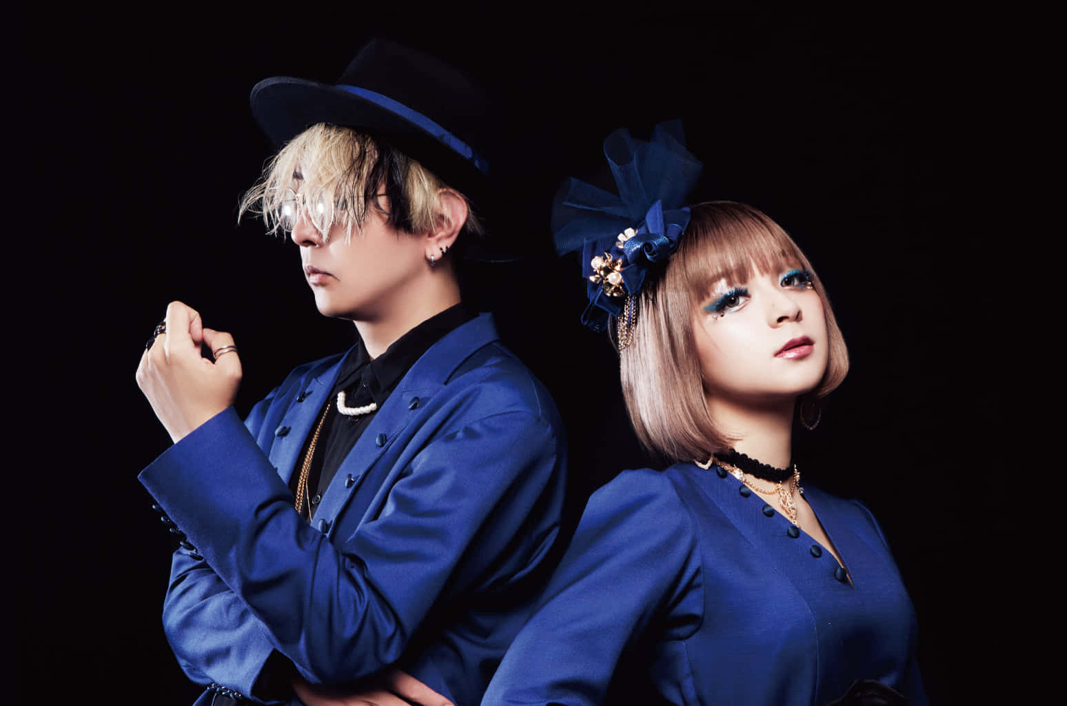 J-pop, blue outfits, stark black background, HD Desktop Wallpaper
