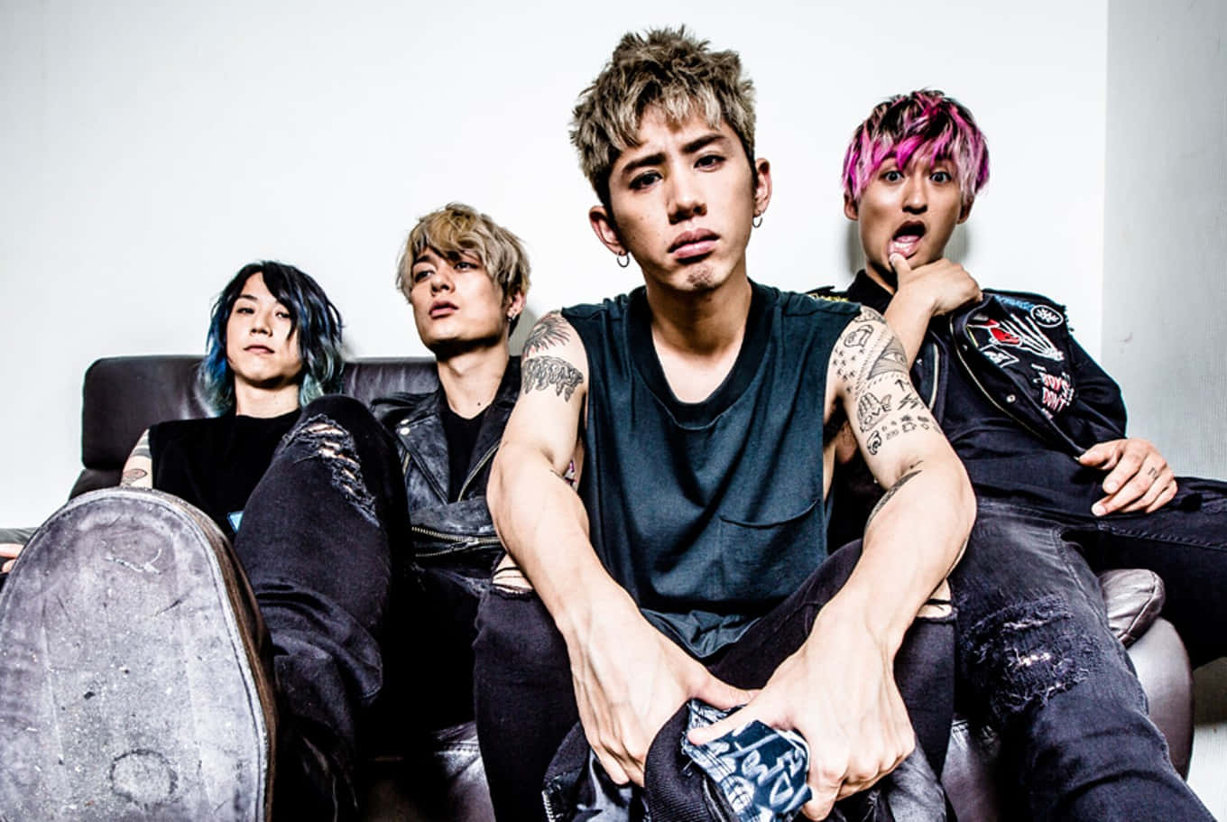 J-Rock, concert, leather couch, HD Desktop Wallpaper