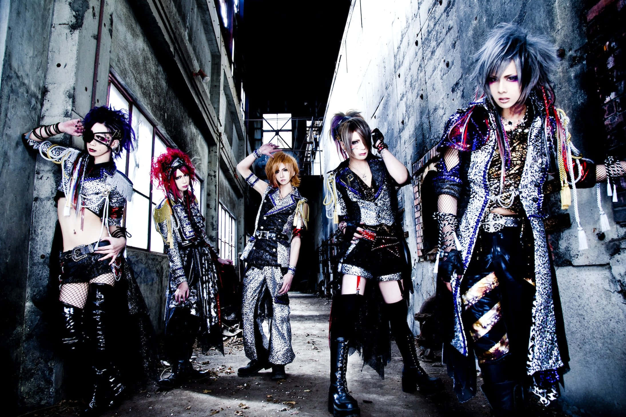 J-rock, gothic fashion, gritty urban alleyway, Full HD Desktop Wallpaper