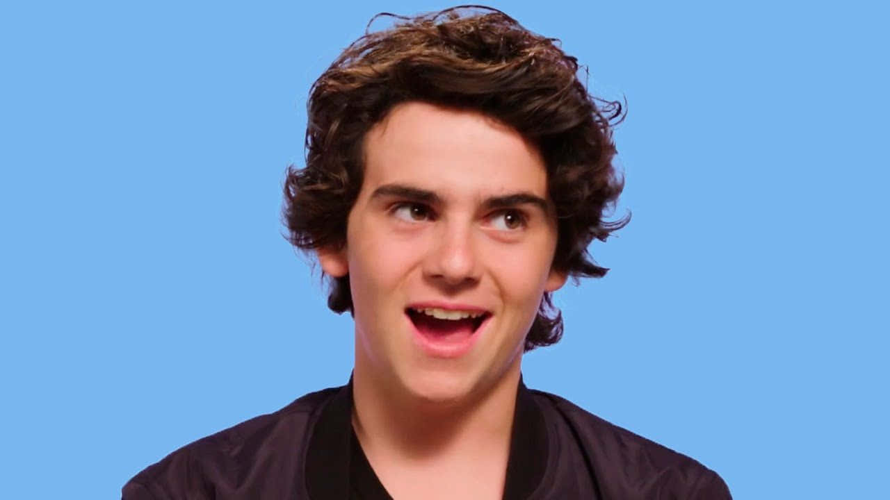 Jack Dylan Grazer, curly brown hair, open-mouthed surprised expression, HD Desktop Wallpaper