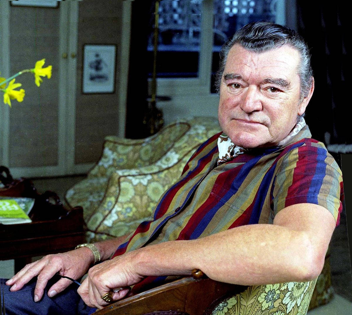 Jack Hawkins, 1973, colorful striped shirt, SD Desktop Wallpaper