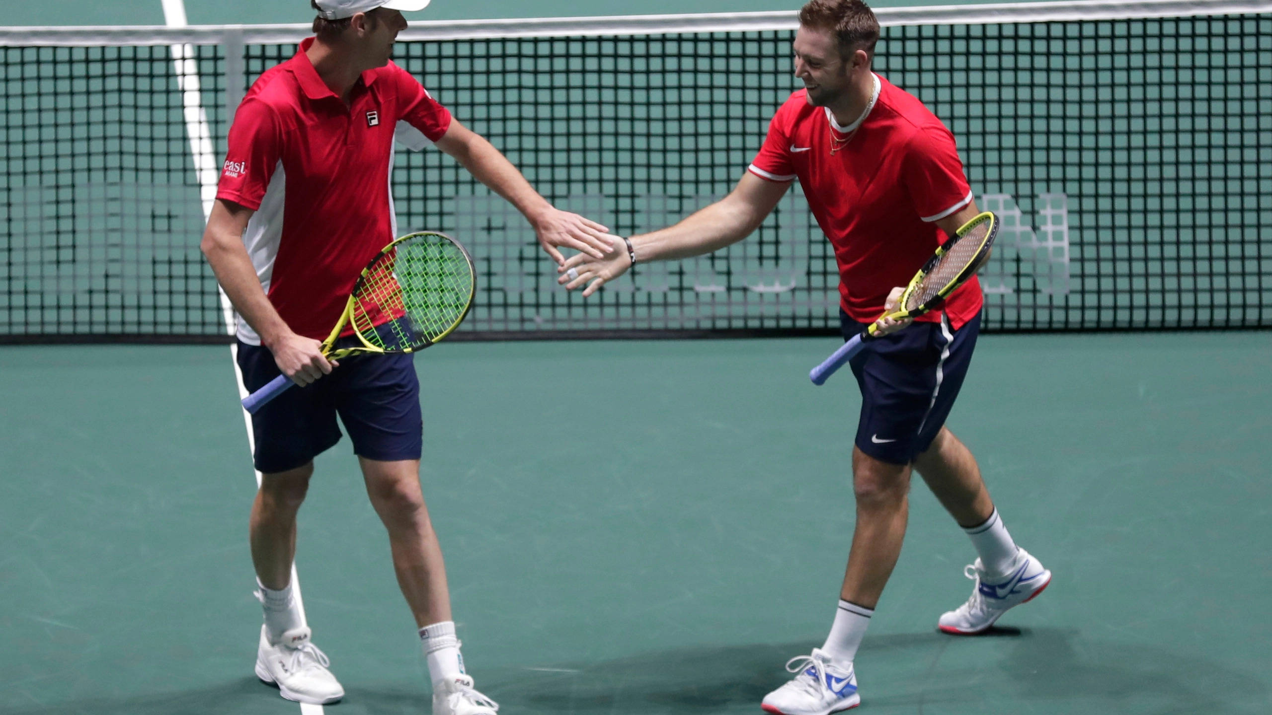 Jack Sock, red shirts, green court, 2K Desktop Wallpaper