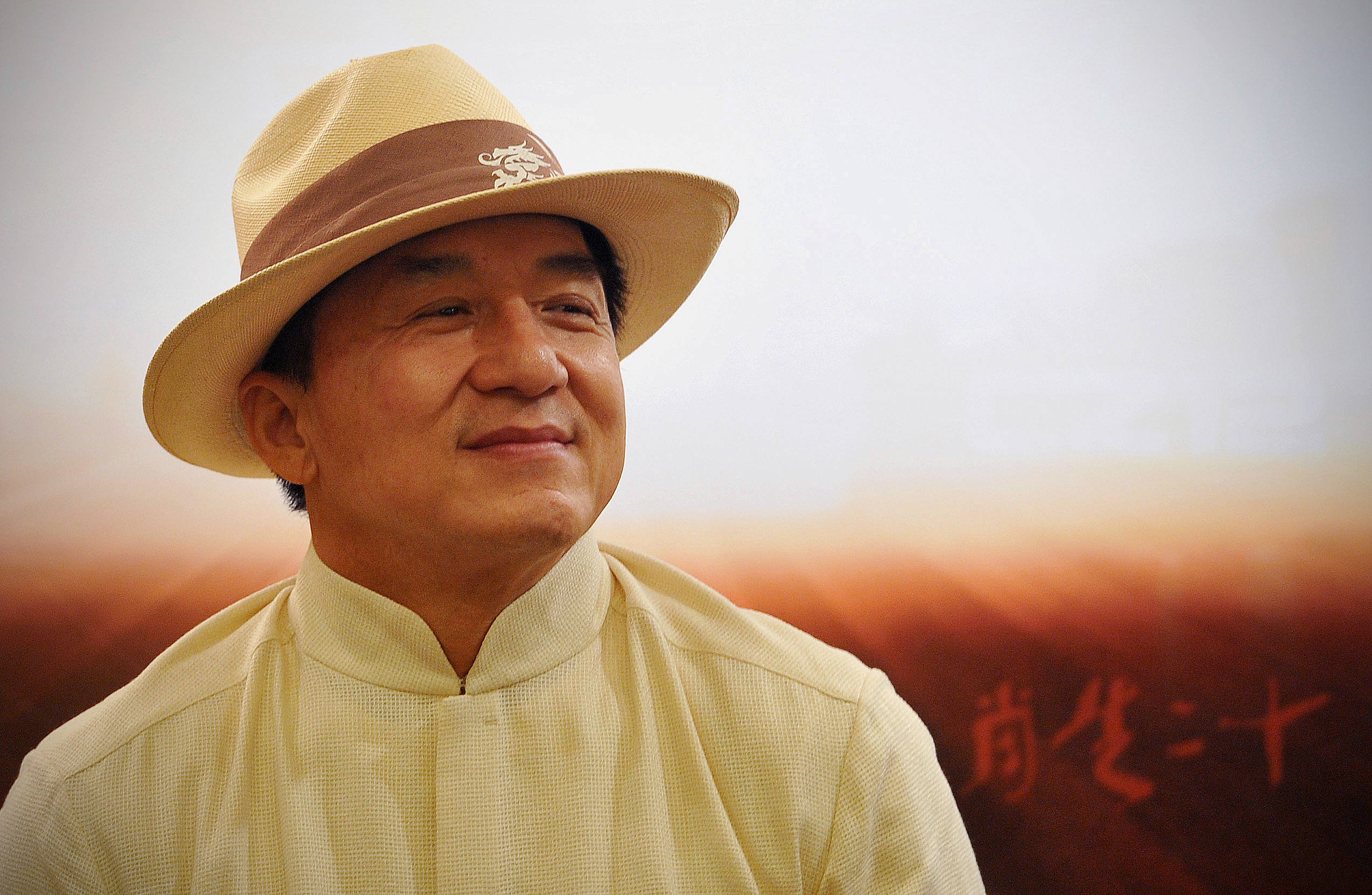Jackie Chan, woven hat, beige hat, Full HD Desktop Wallpaper