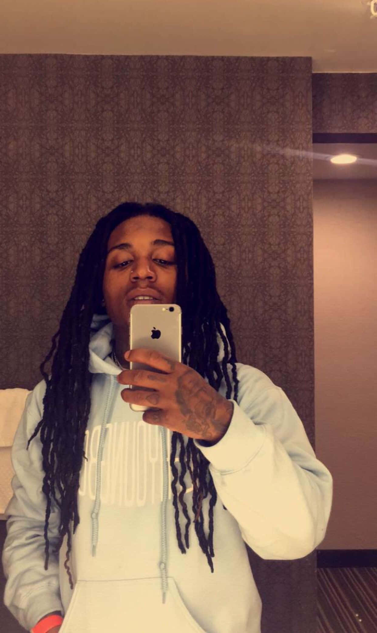 Jacquees, mirror selfie, hotel room, Full HD Phone Wallpaper