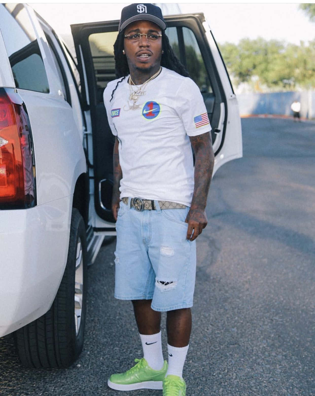 Jacquees, white SUV, dreadlocks, HD Phone Wallpaper