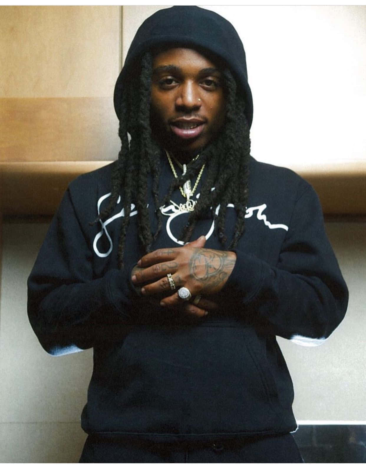 Jacquees, black hoodie, white script, HD Phone Wallpaper