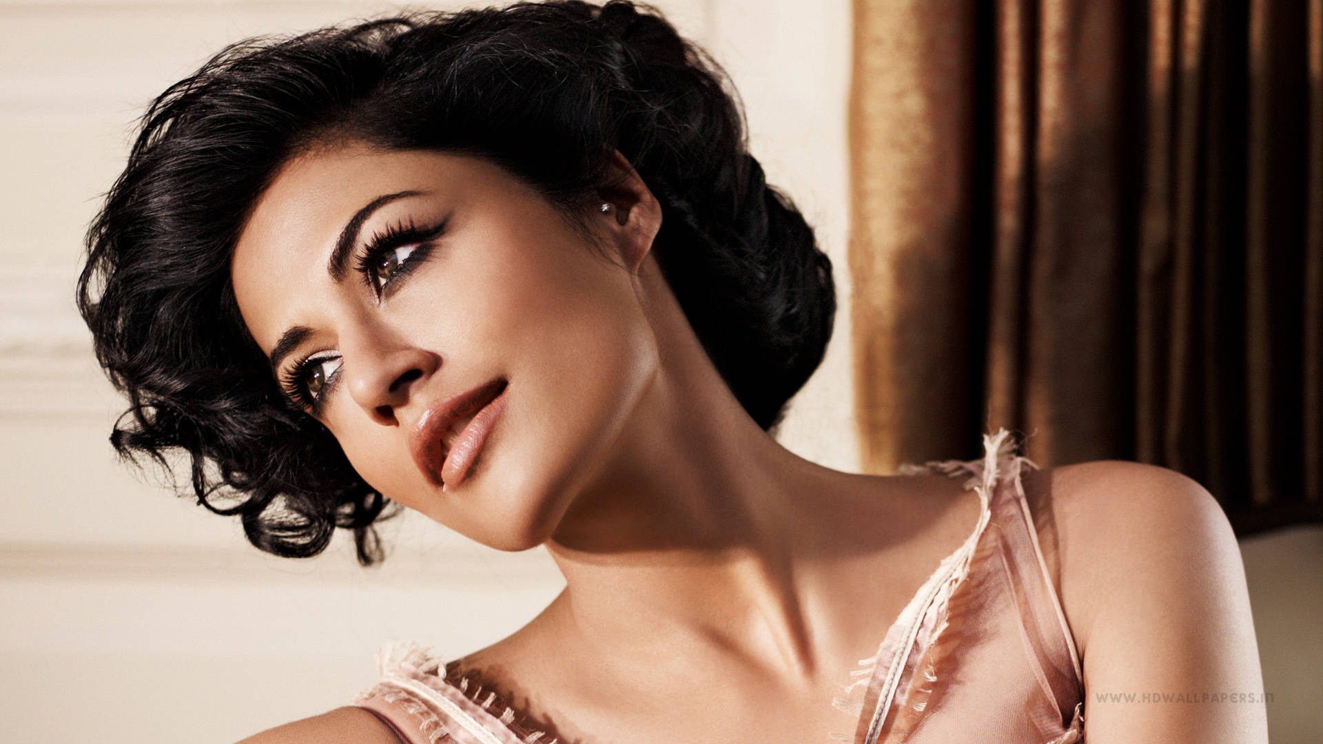 Jacqueline Fernandez, dark curly hair, bold eyeliner, Full HD Desktop Wallpaper