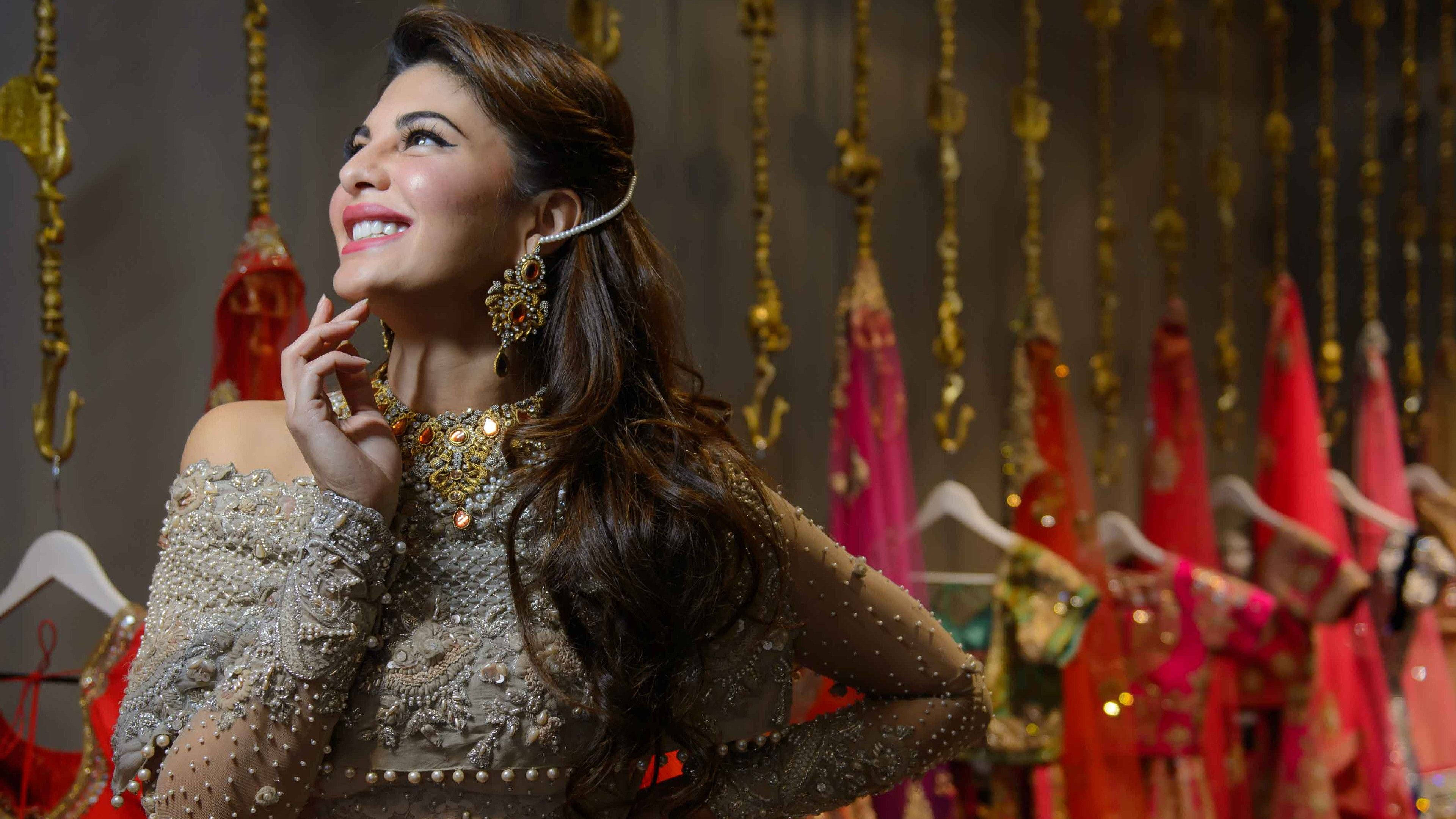 Jacqueline Fernandez, ornate gold jewelry, embellished attire, 4K Desktop Wallpaper