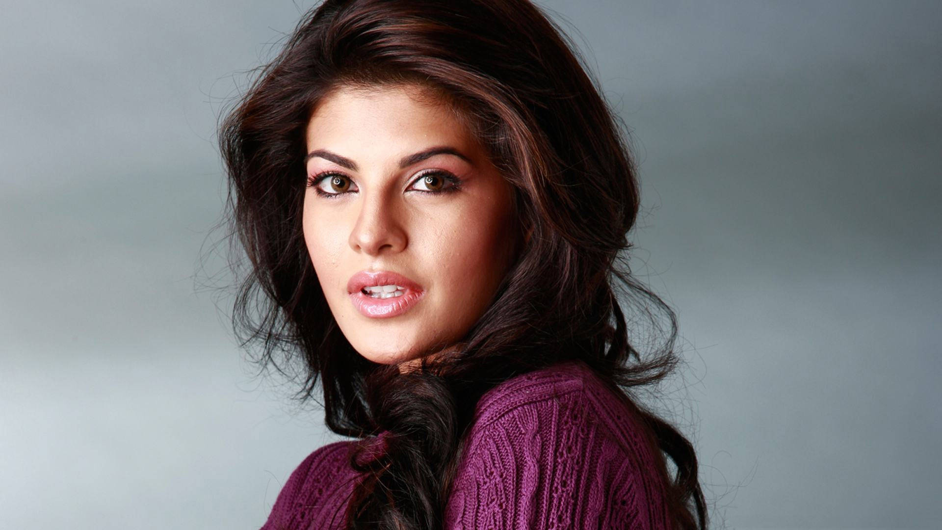 Jacqueline Fernandez, dark wavy hair, bold makeup, Full HD Desktop Wallpaper