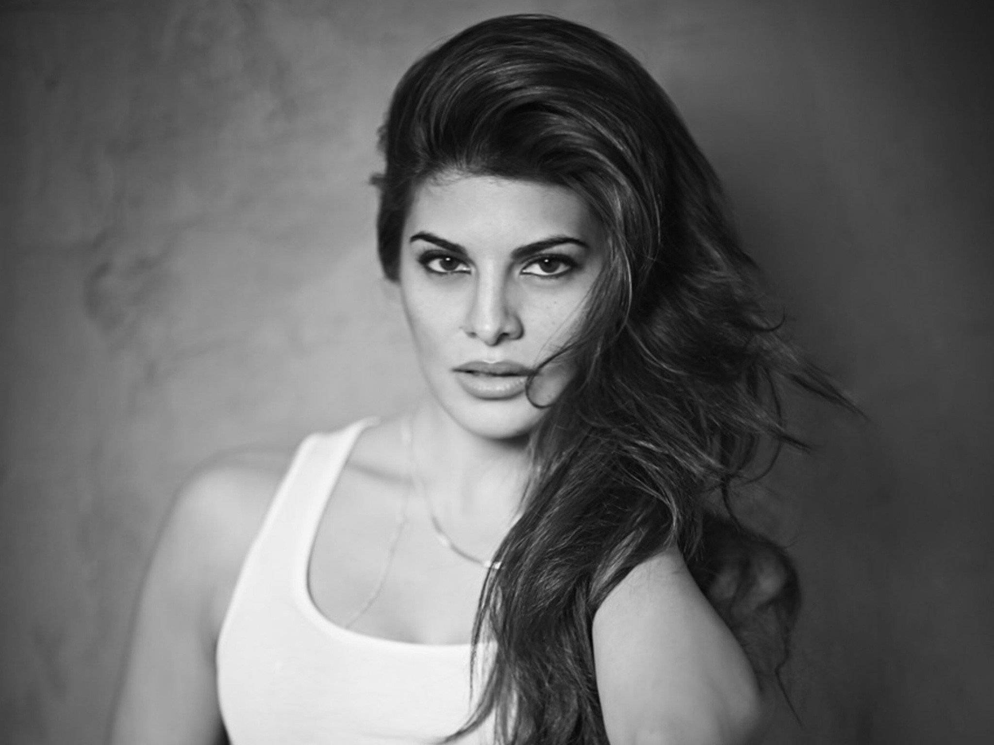 Jacqueline Fernandez, black and white portrait, windswept hair, Full HD Desktop Wallpaper