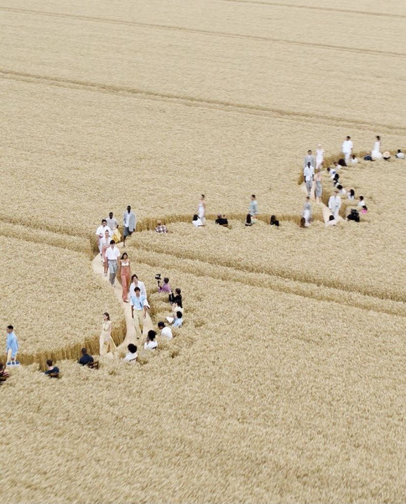 Jacquemus, fashion show, wheat field, SD Phone Wallpaper