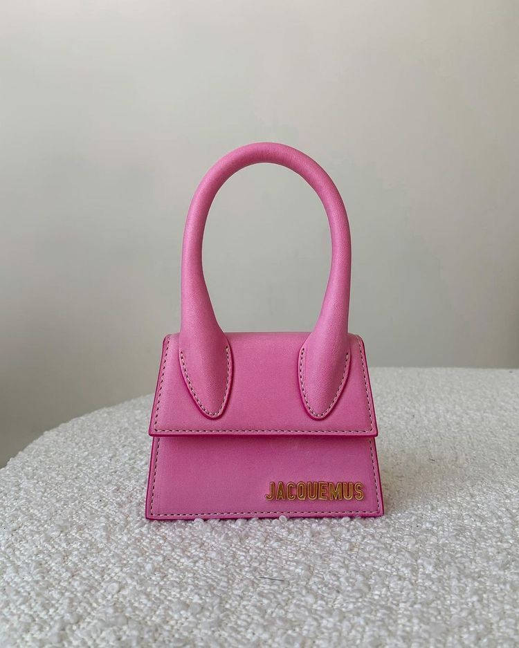 Jacquemus, pink leather bag, curved handles, SD Phone Wallpaper