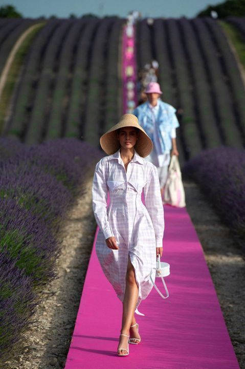 Jacquemus, wide-brimmed hat, checkered dress, SD Phone Wallpaper