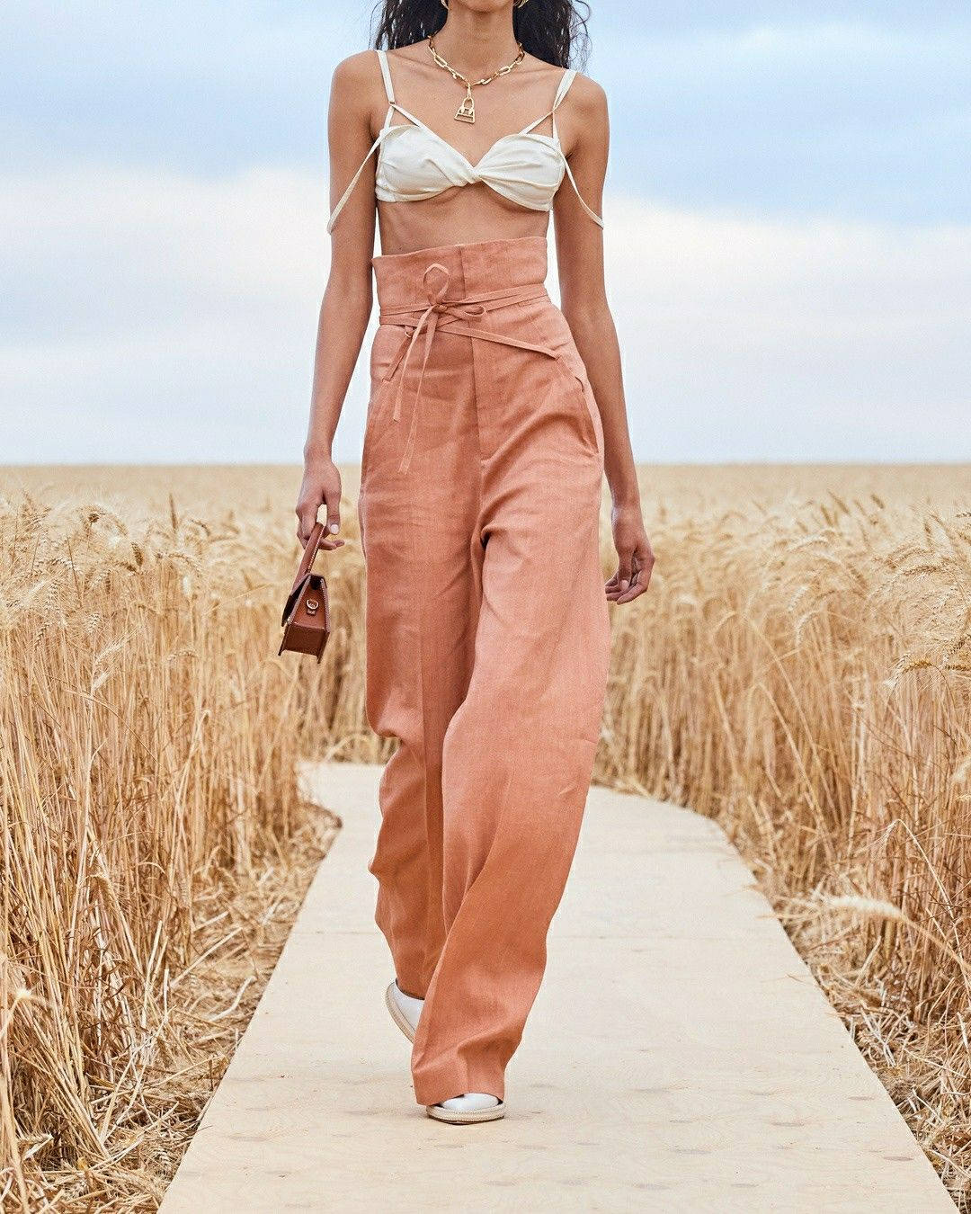Jacquemus, peach linen pants, white top, HD Phone Wallpaper