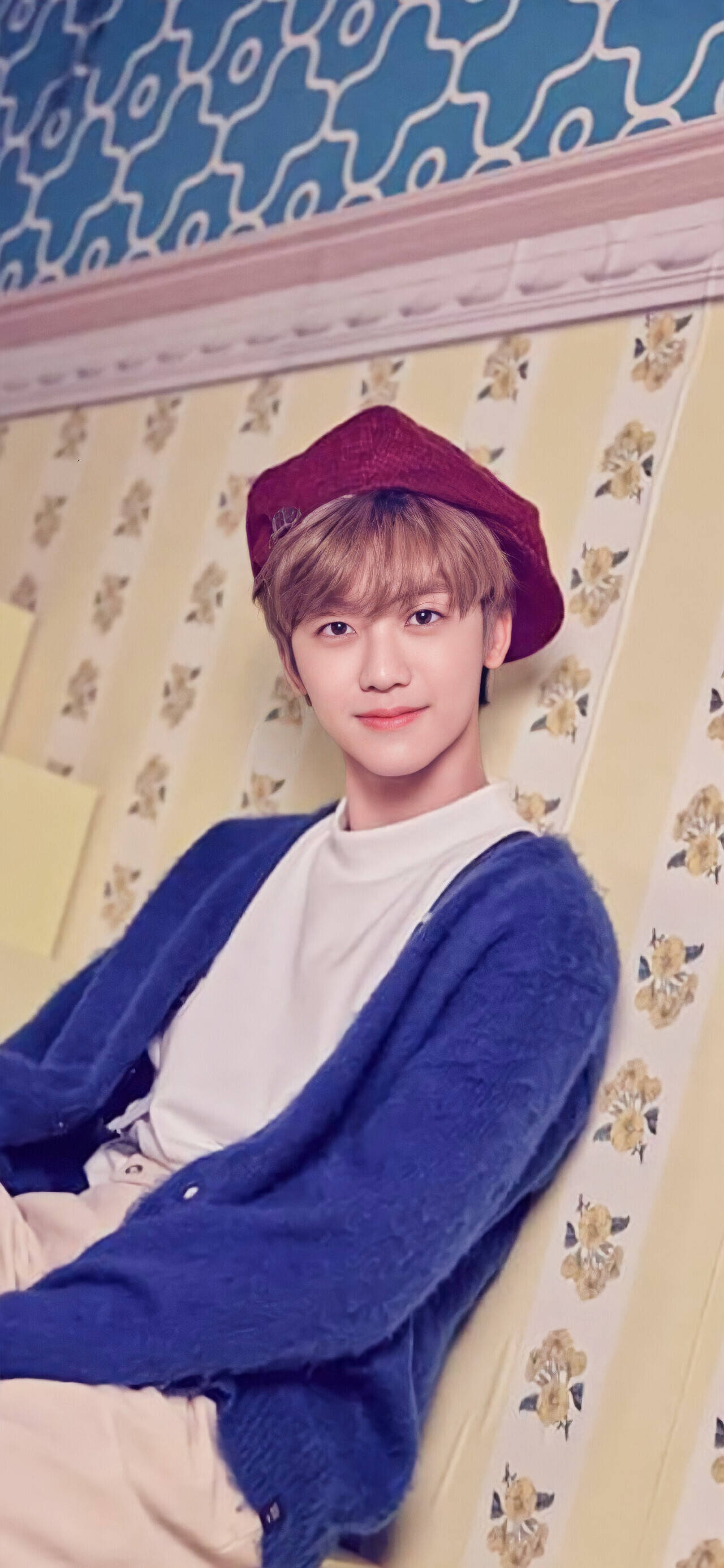 Jaemin NCT, red beret, blue cardigan, 2K Phone Wallpaper