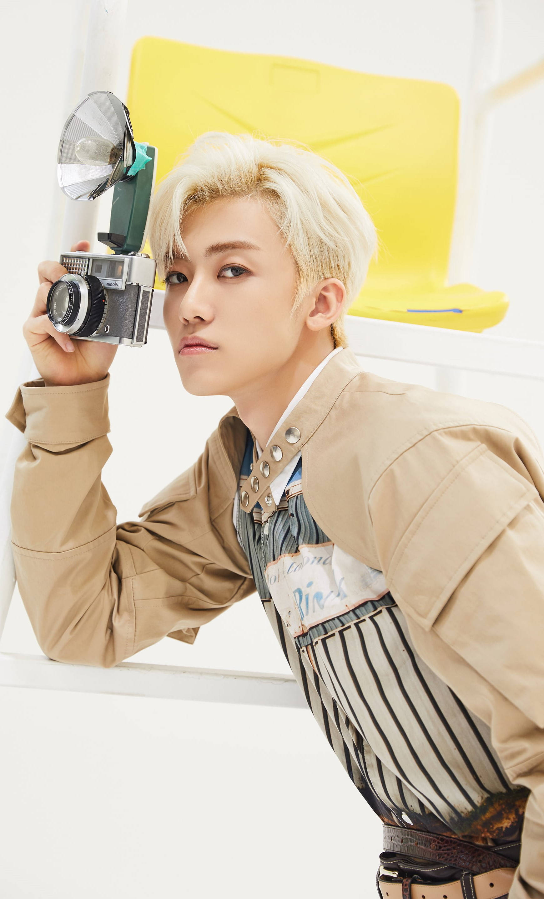 Jaemin NCT, platinum blonde hair, vintage camera, 2K Phone Wallpaper
