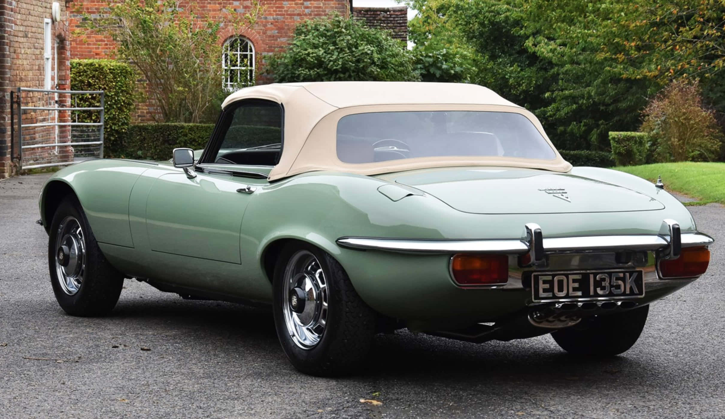 Jaguar E-Type, mint green, beige soft top, Full HD Desktop Wallpaper