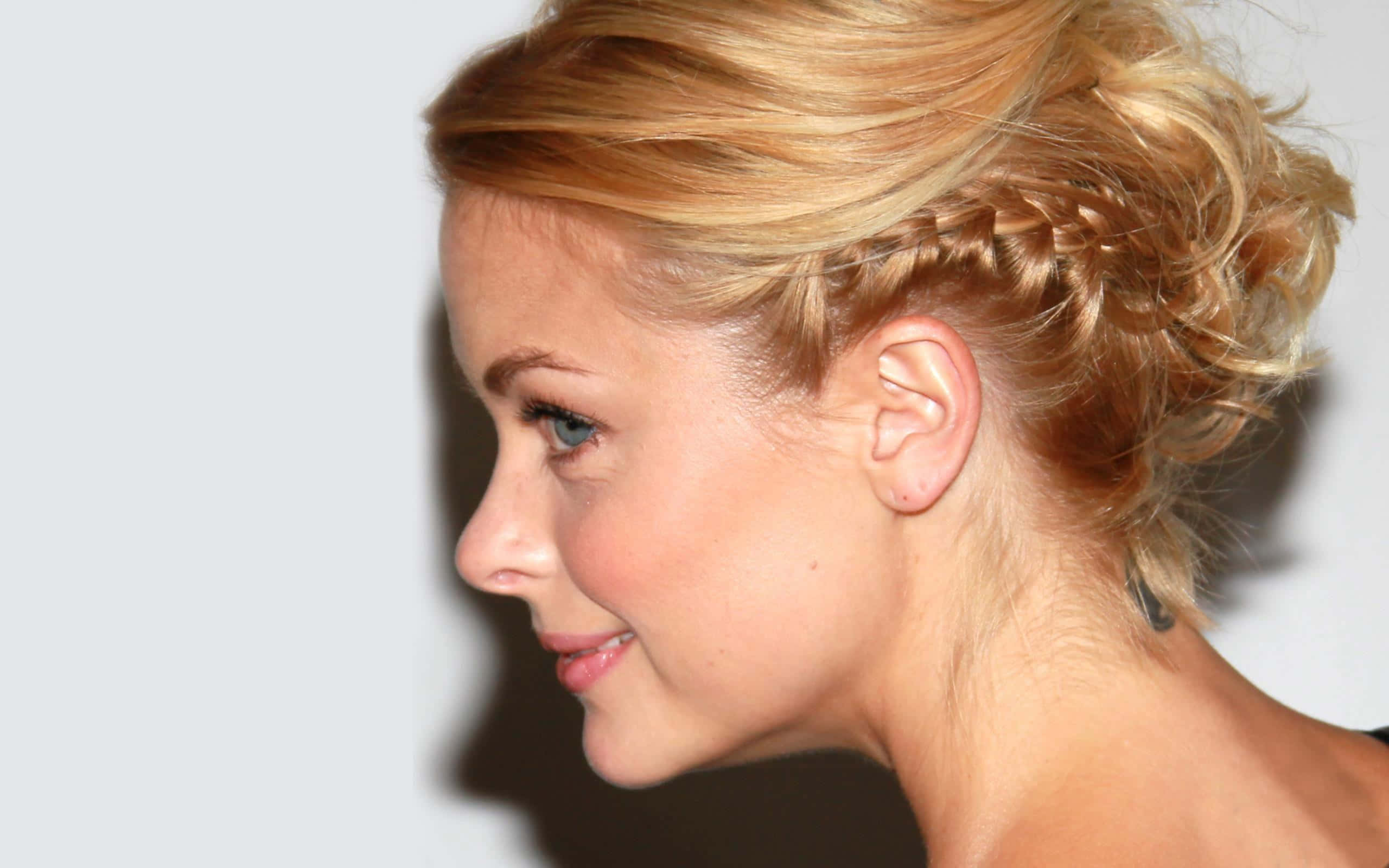 Jaime King, blonde woman, braided updo, 2K Desktop Wallpaper