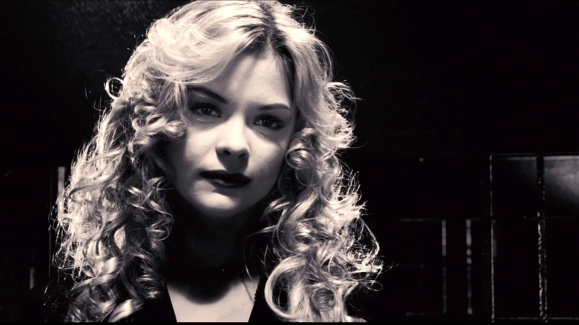 Jaime King, voluminous curly hair, dark background, Full HD Desktop Wallpaper
