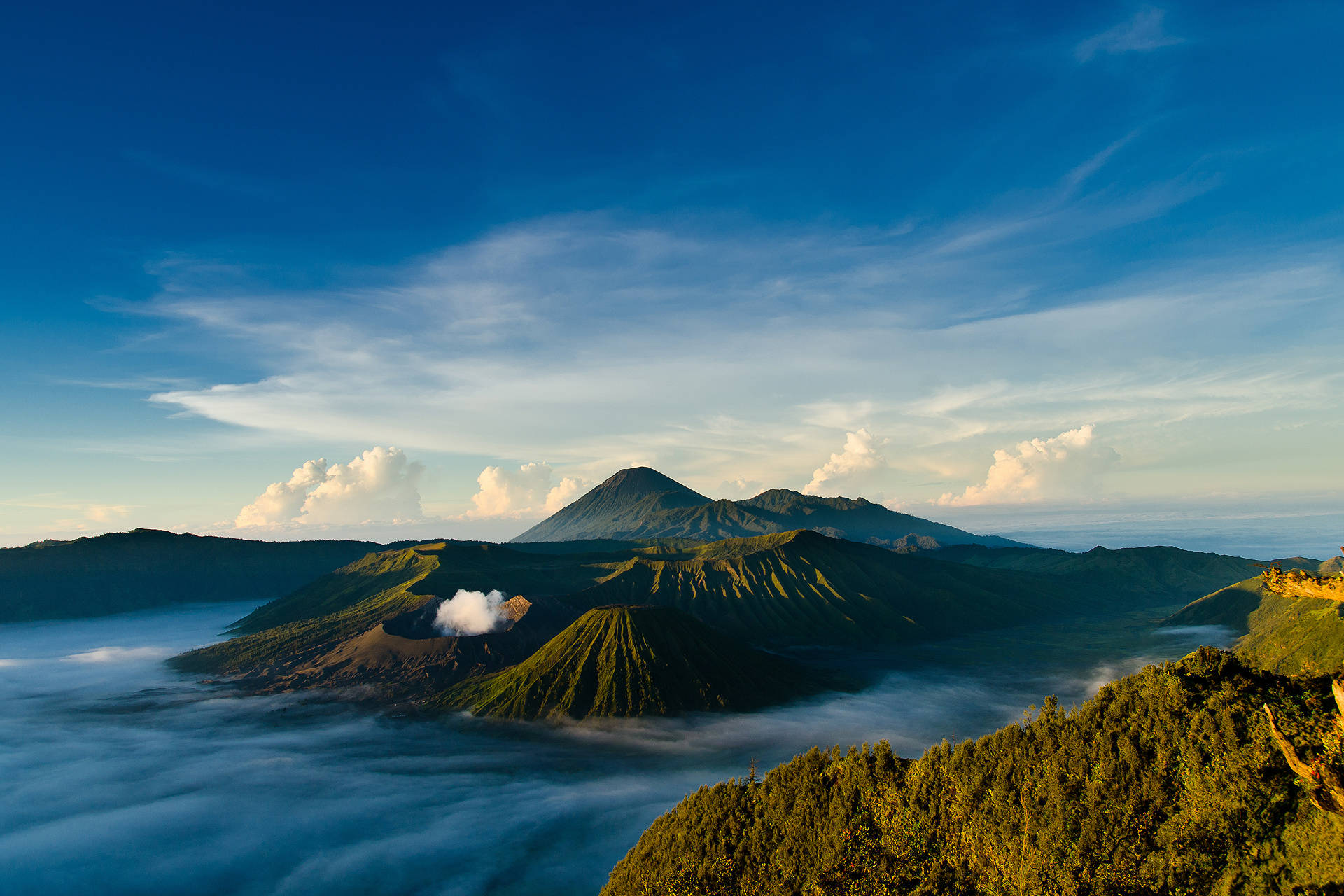 Jakarta, volcanic mountain, sea of clouds, Full HD Desktop Wallpaper