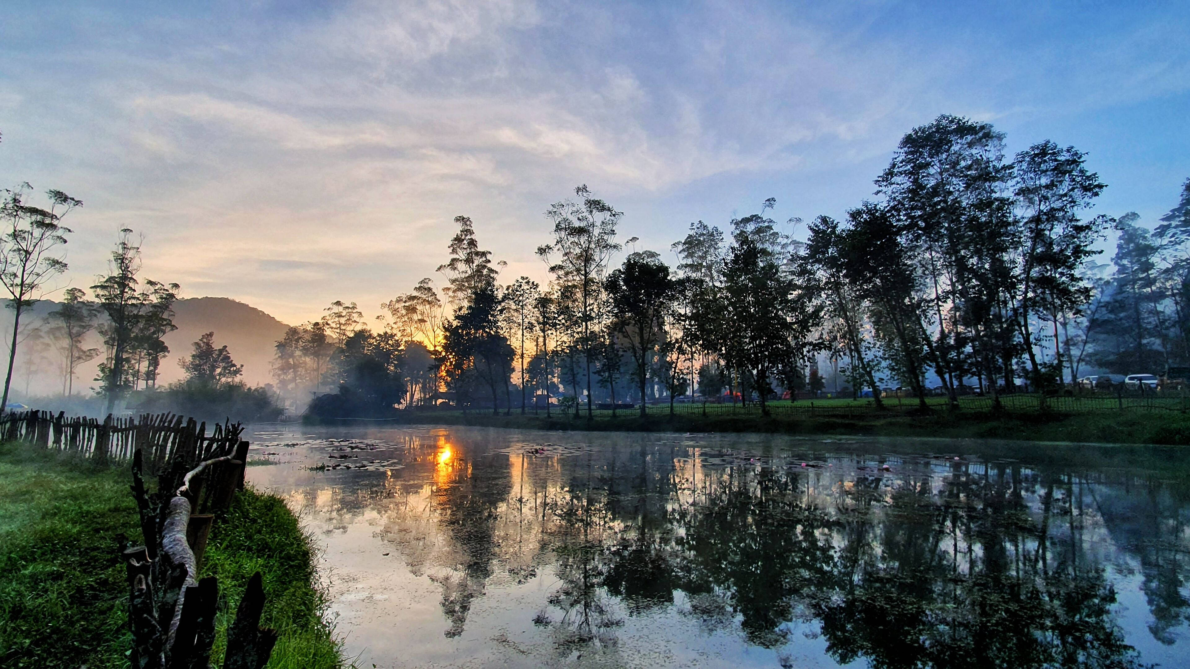 Jakarta, lake, misty lake, 4K Desktop Wallpaper
