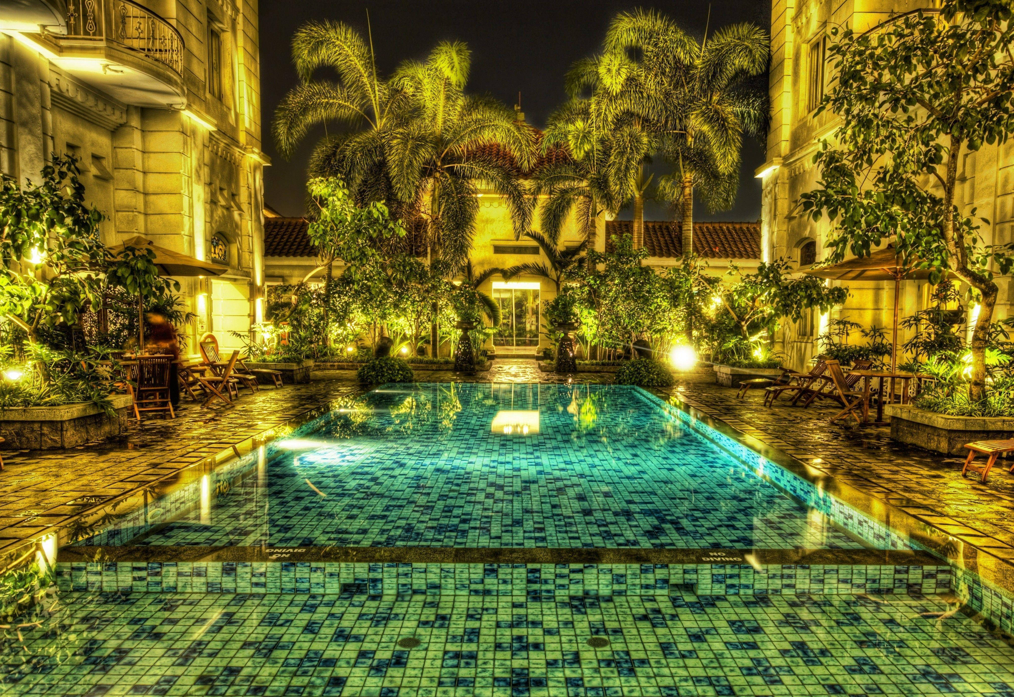 Jakarta, grand pool, glowing turquoise tiled pool, 4K Desktop Wallpaper
