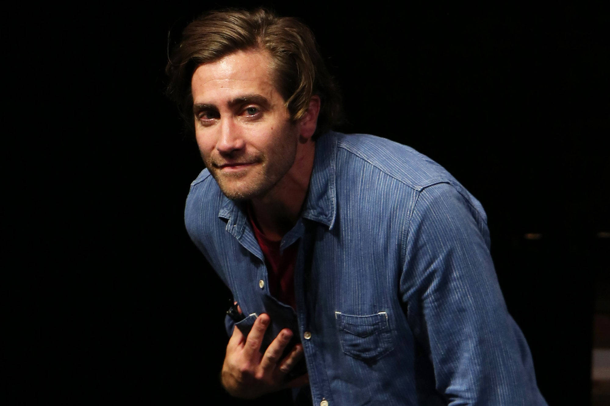 Jake Gyllenhaal, blue striped shirt, subtle smirk, Full HD Desktop Wallpaper