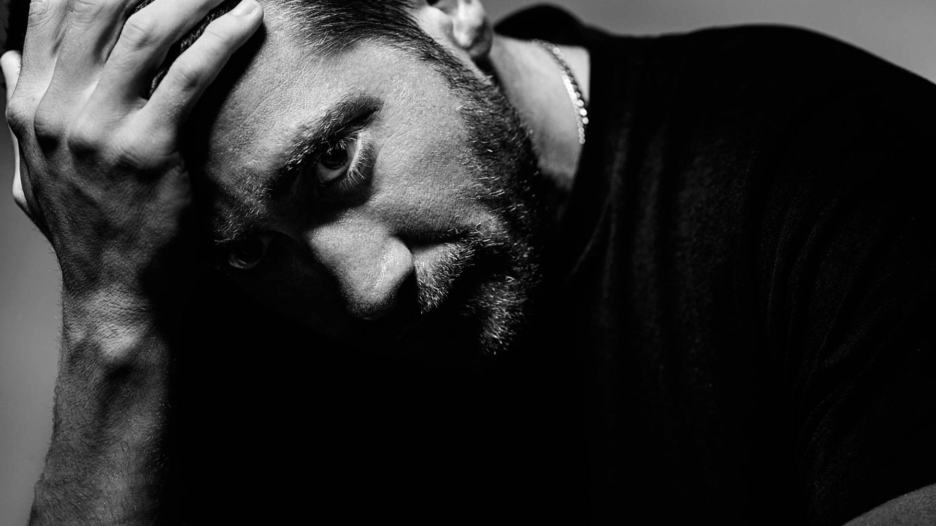Jake Gyllenhaal, beard, black and white portrait, Full HD Desktop Wallpaper
