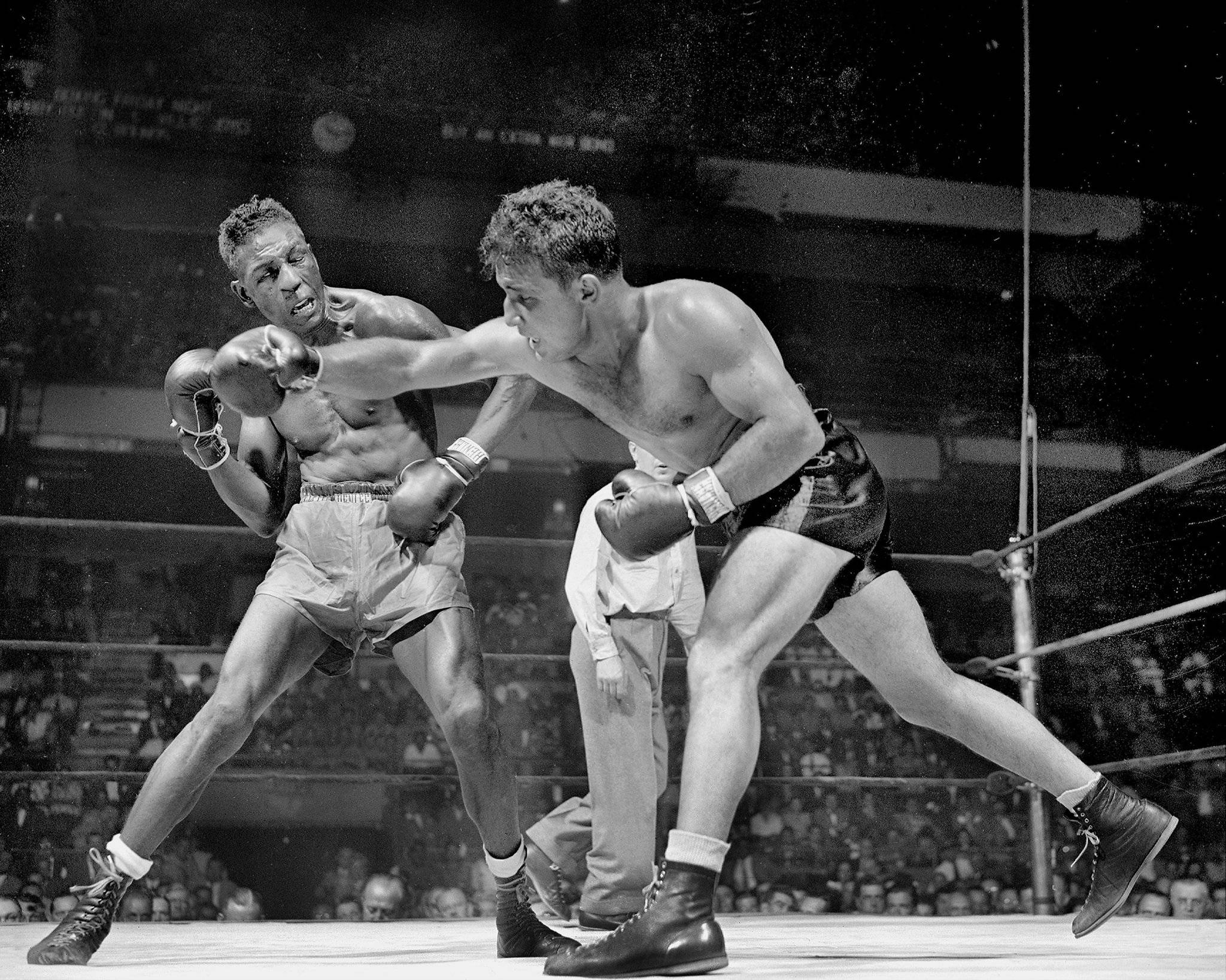Jake Lamotta, black and white ring scene, crowd in background, Full HD Desktop Wallpaper