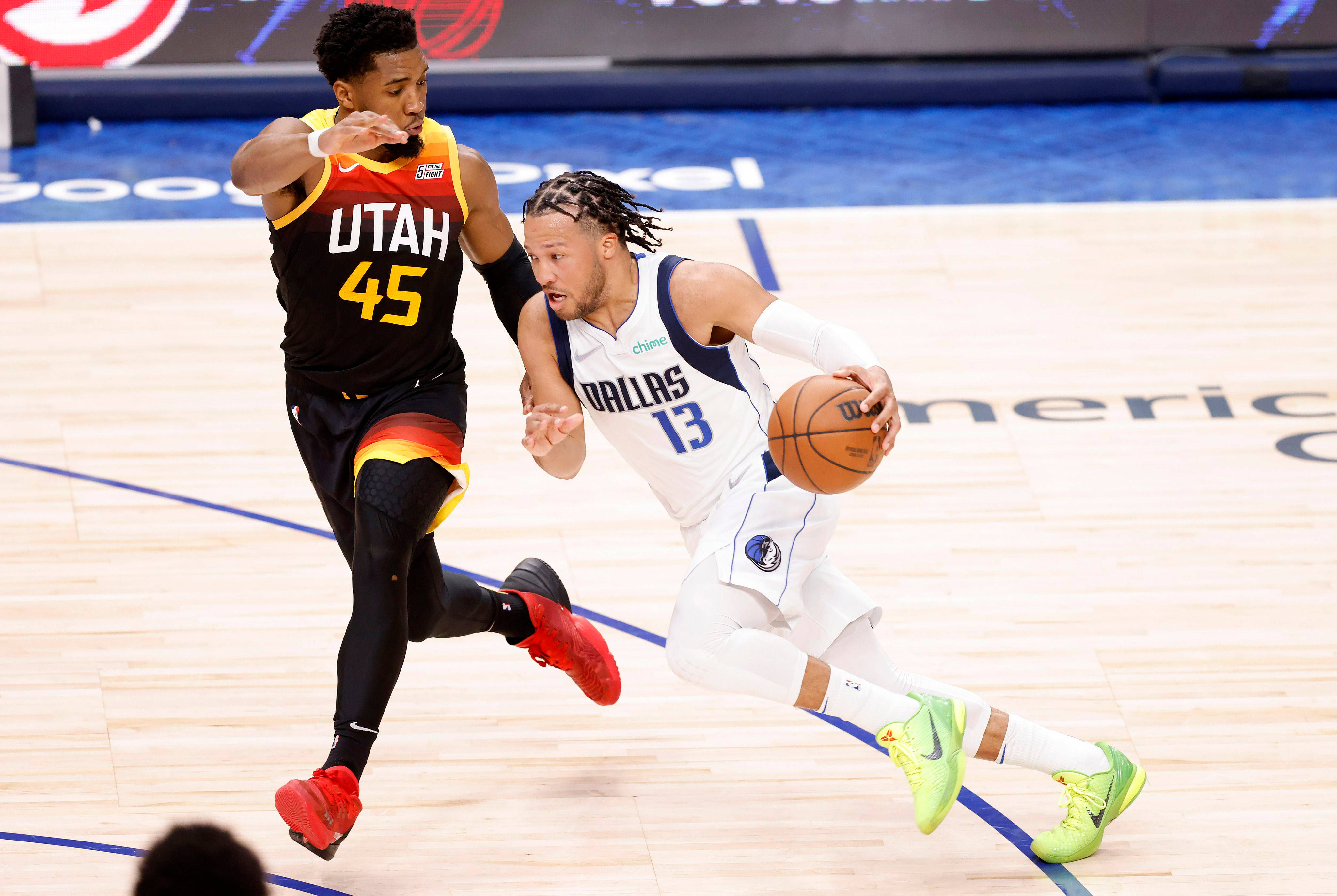 Jalen Brunson, white Dallas jersey, black Utah jersey, 4K Desktop Wallpaper