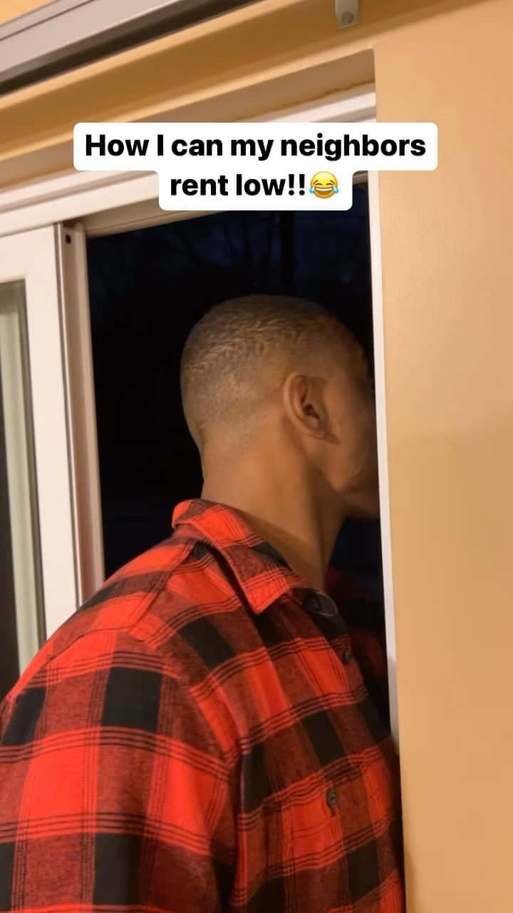 Jamahal Hill, red and black plaid shirt, doorway, HD Phone Wallpaper