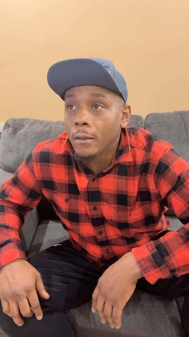 Jamahal Hill, red flannel shirt, blue cap, HD Phone Wallpaper